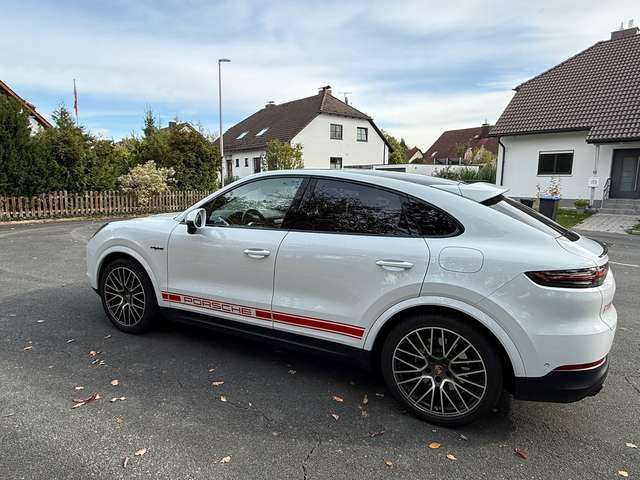 Imagine Porsche Cayenne E-Hybrid Tiptronic S Platinum Edition