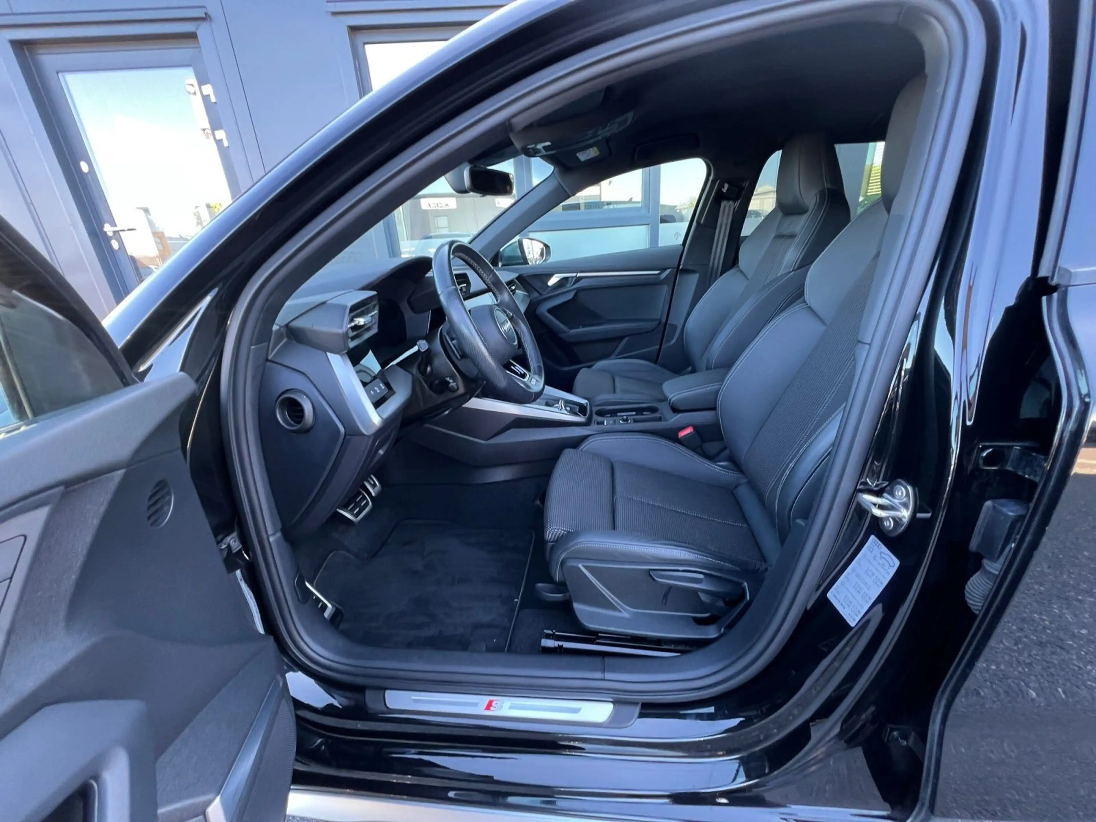 Audi S3 2.0 TFSI q. S-Tronic, Bang & Olufse — photo 9