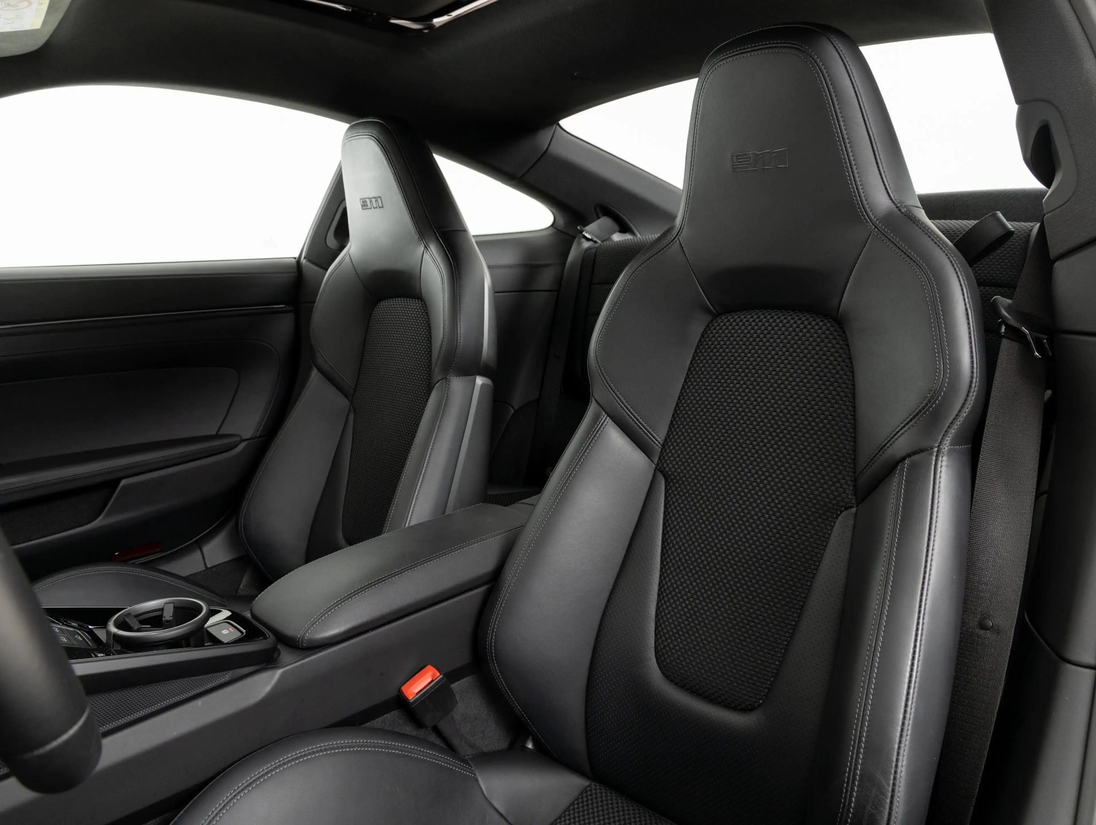 Porsche 992 Carrera T — photo 4