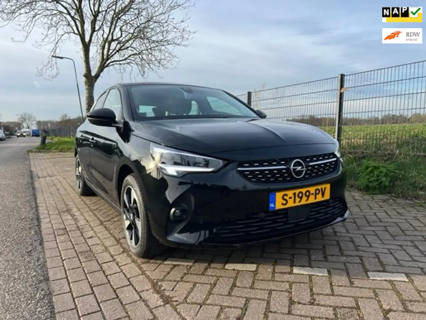 Opel Corsa-e Elegance 3 fase, Snelladen, Camera, Navigatie, App Zwart - 1