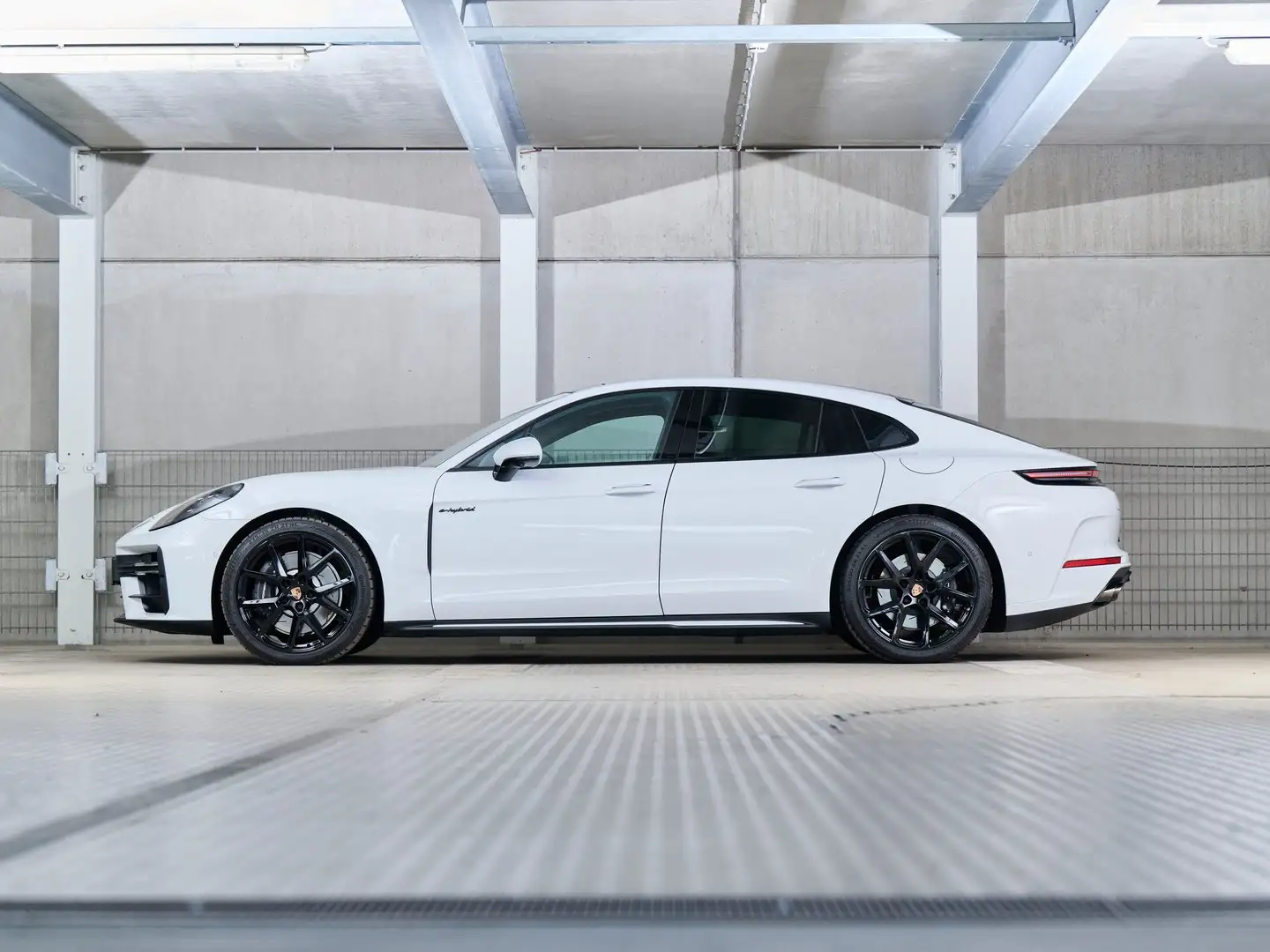 Porsche Panamera 4 E-Hybrid Weiß - 2