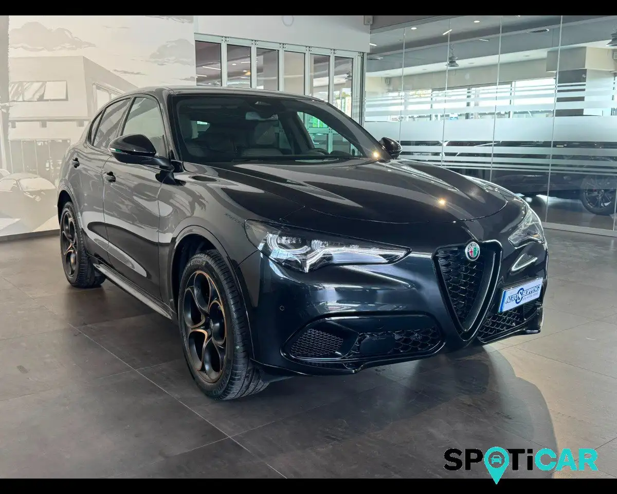 Alfa Romeo Stelvio 2025