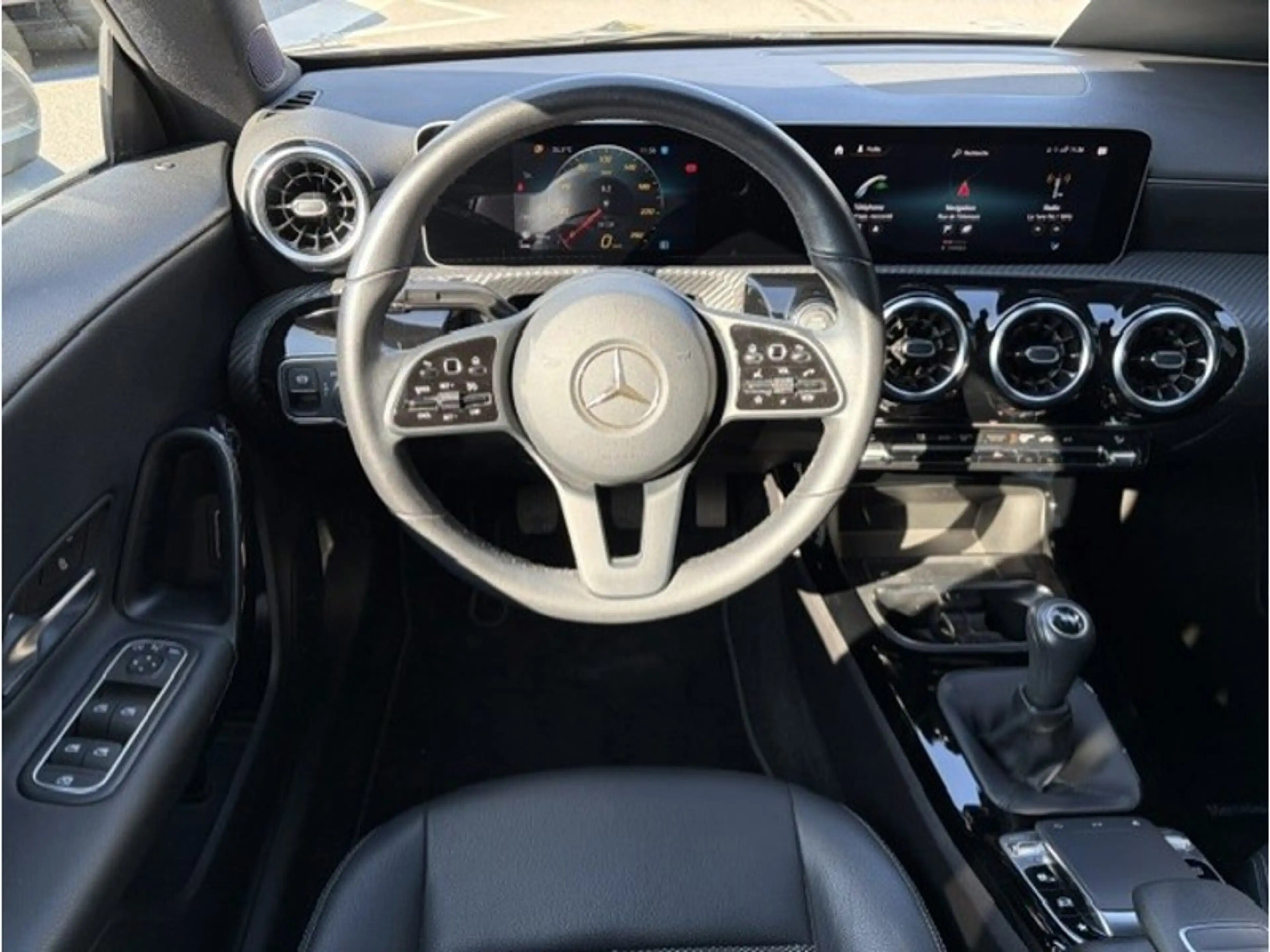 Mercedes-Benz CLA 180 Coupé Luxury Line — photo 12