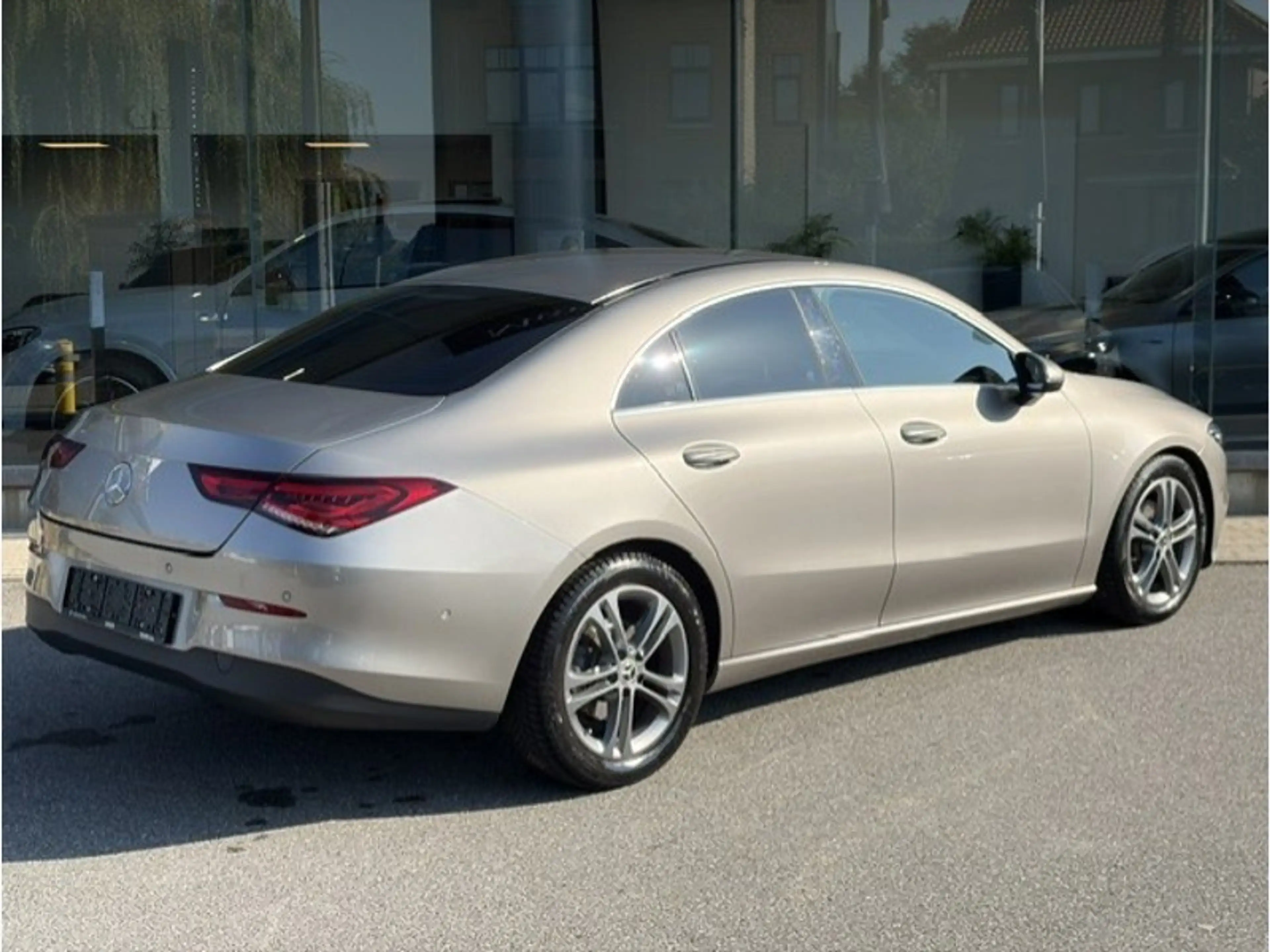 Mercedes-Benz CLA 180 Coupé Luxury Line — photo 5