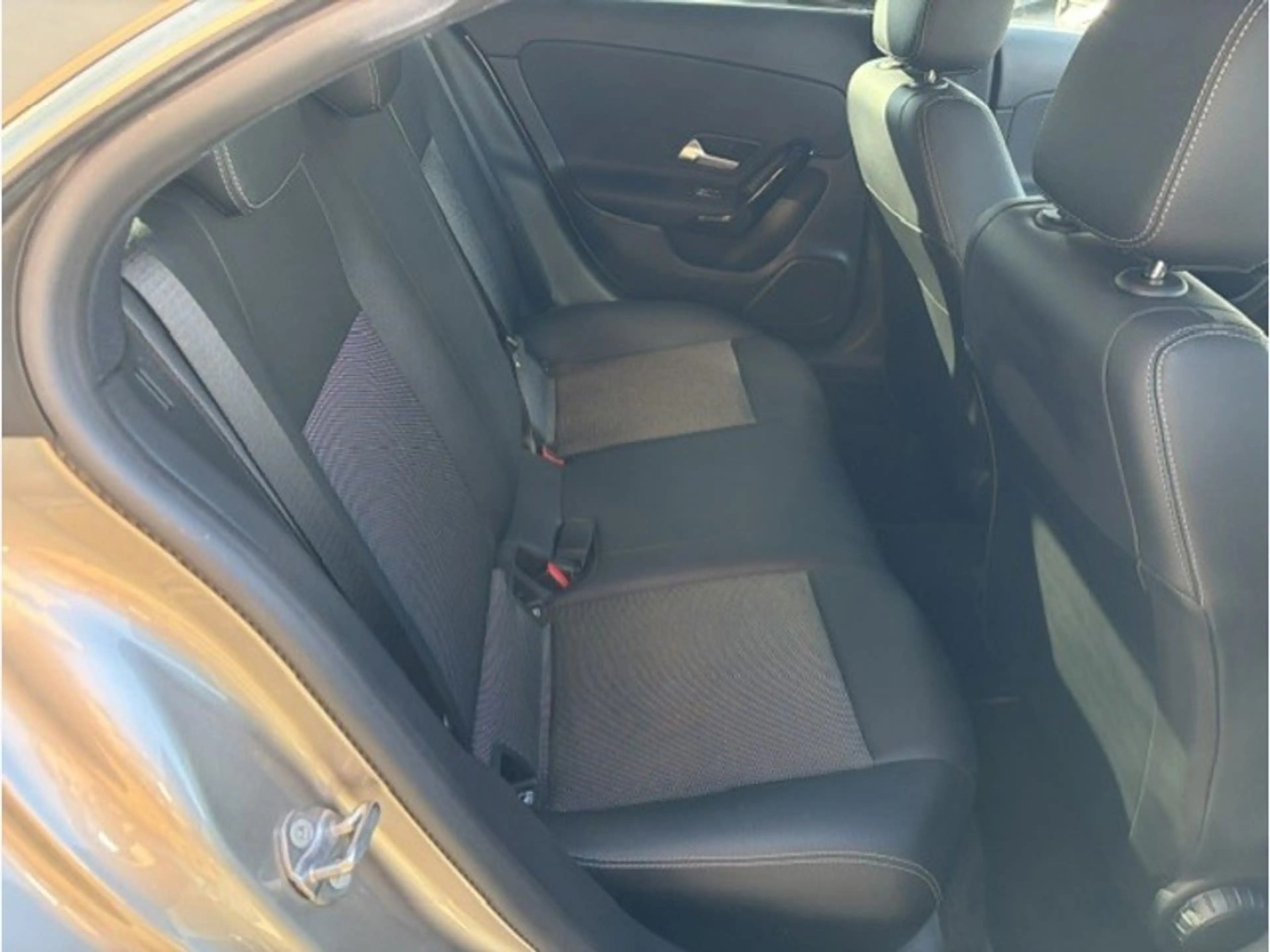 Mercedes-Benz CLA 180 Coupé Luxury Line — photo 9