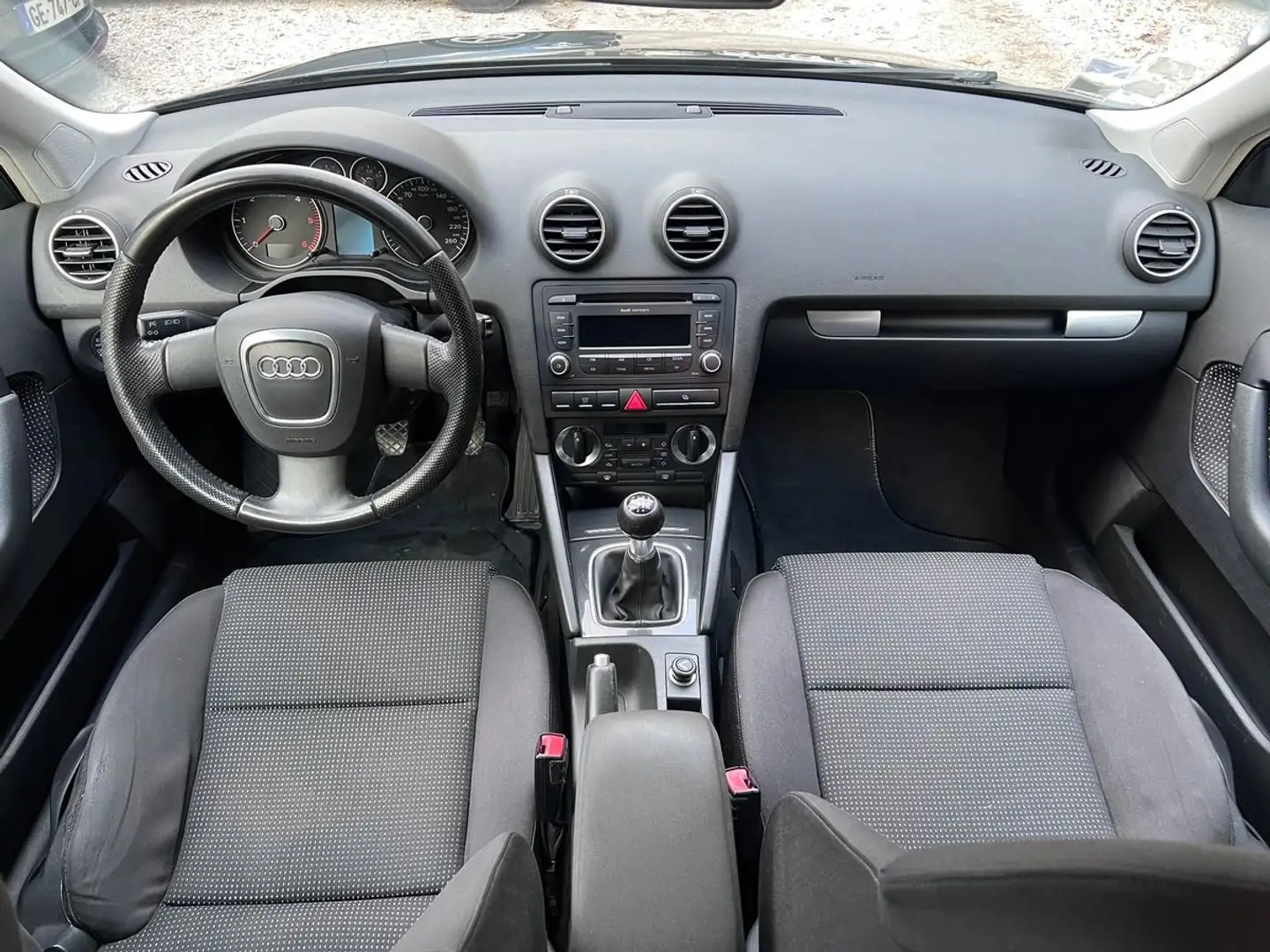 Audi A3 Sportback 1.9 TDi 105cv Ambiente 2ème Main Negro - 2