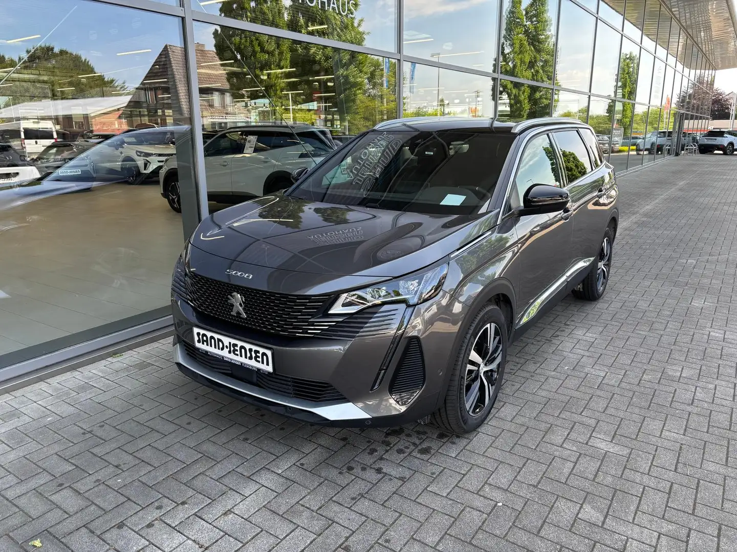 Peugeot 5008 GT PT 130 EAT Facelift 7-Sitze ACC Navi 18" Grau - 2