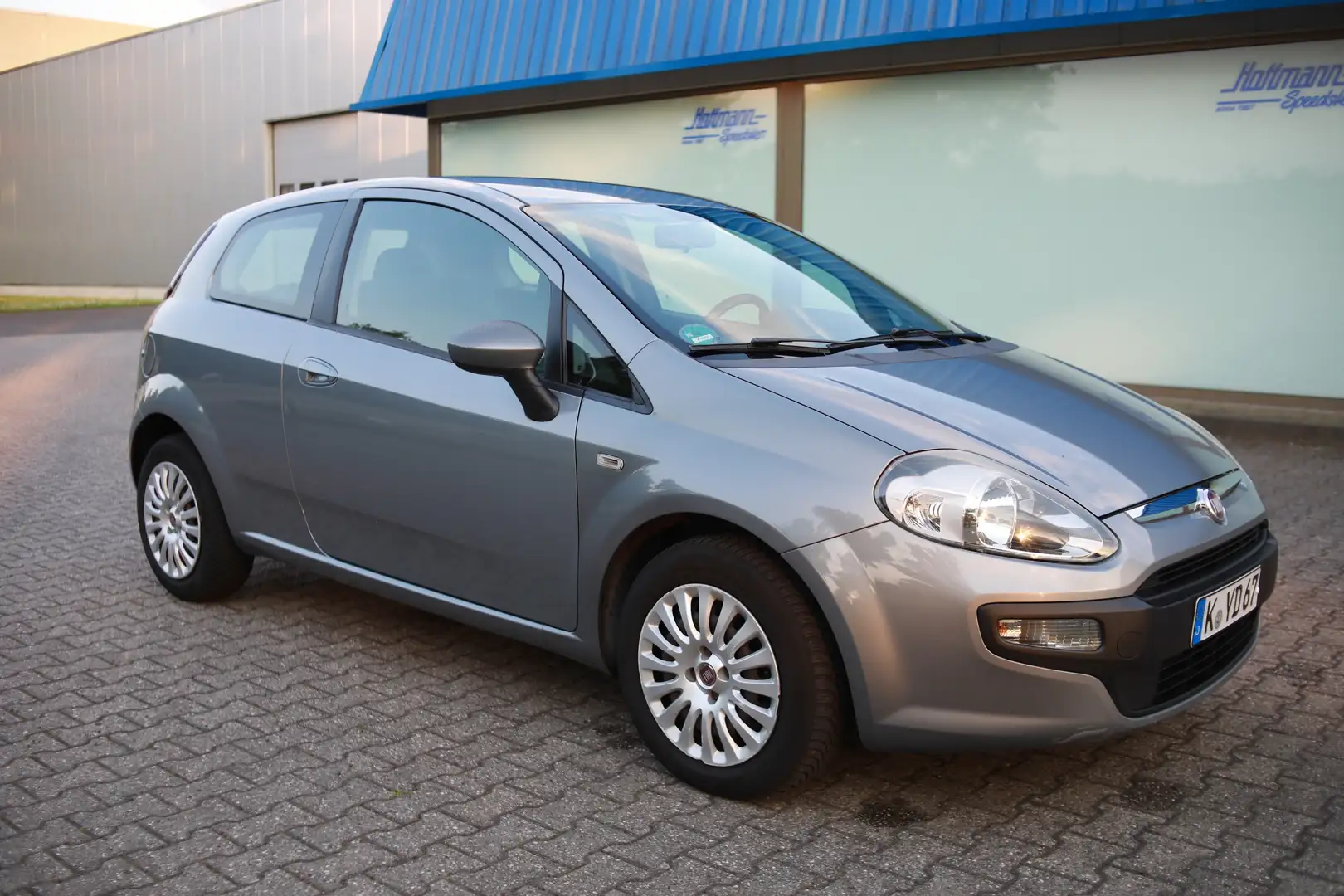 Fiat Punto MyLife Grau - 1
