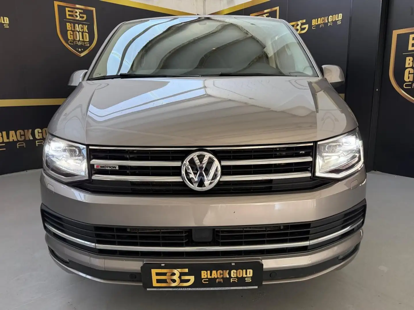Volkswagen Multivan Highline Corto 2.0 TDI 150kW BMT DSG 4M Beige - 2