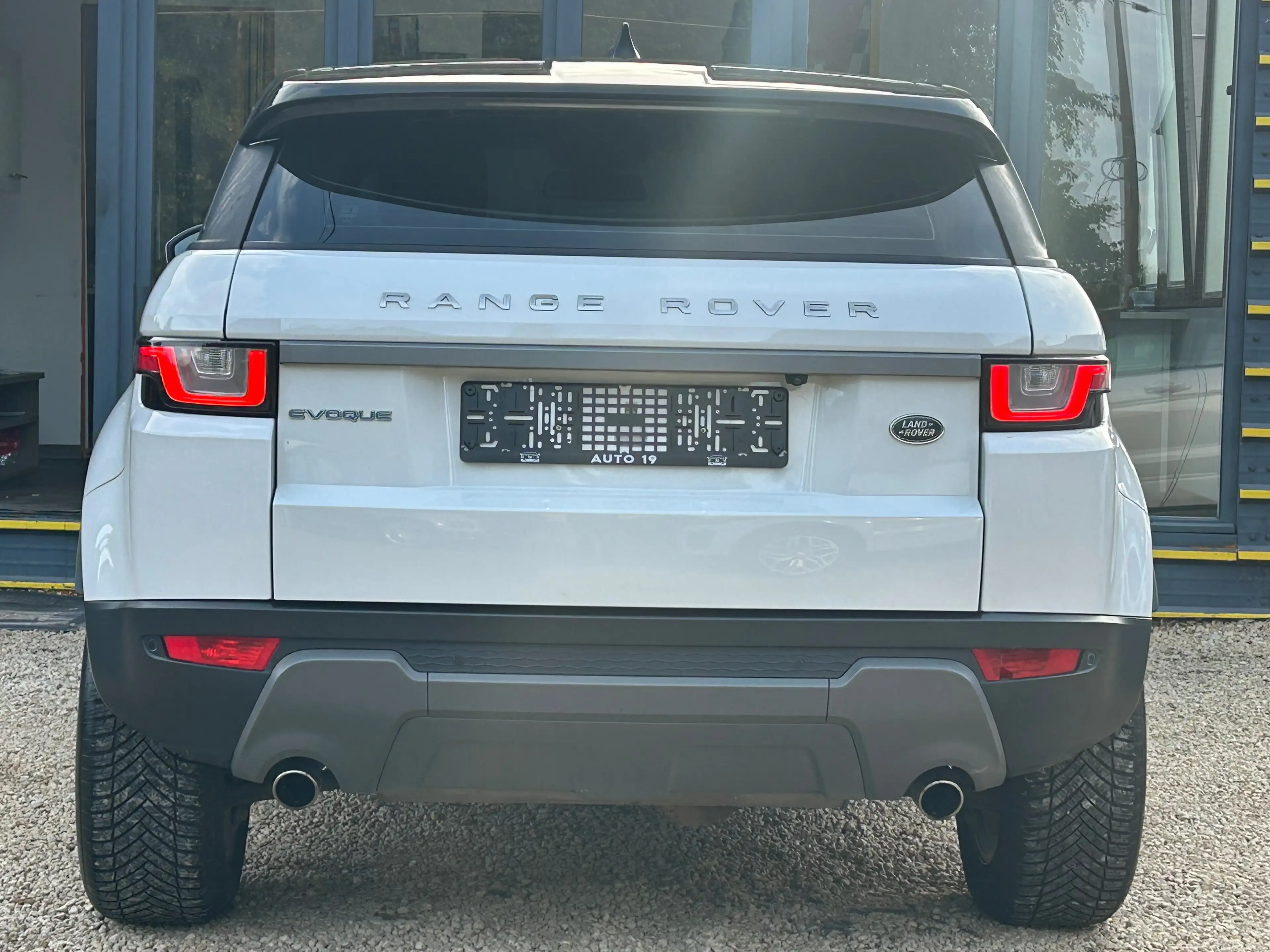 Land Rover Range Rover Evoque Evoque 2.0 eD4 2WD Urban Series Pure — photo 5