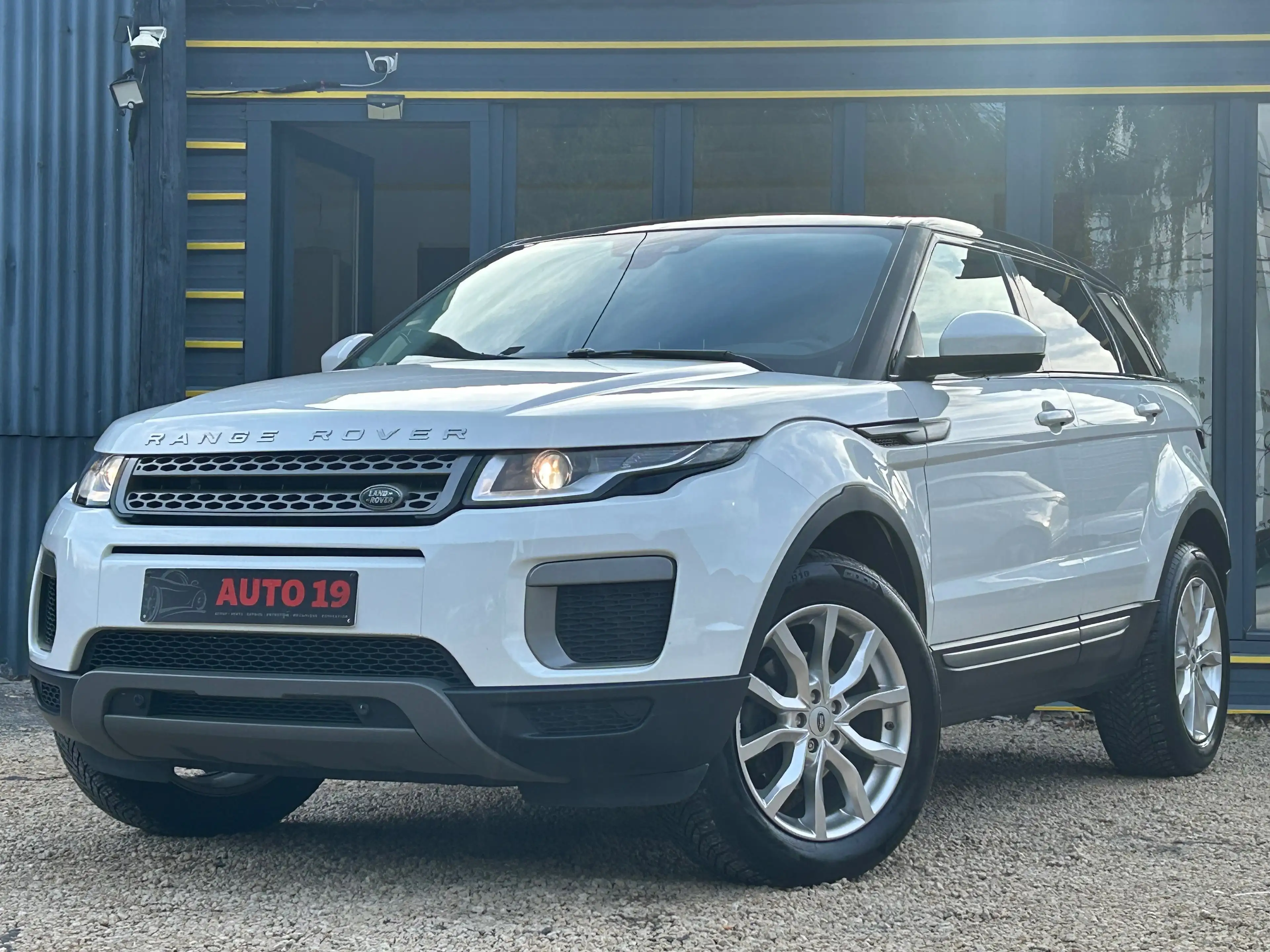 Land Rover Range Rover Evoque Evoque 2.0 eD4 2WD Urban Series Pure — photo 3