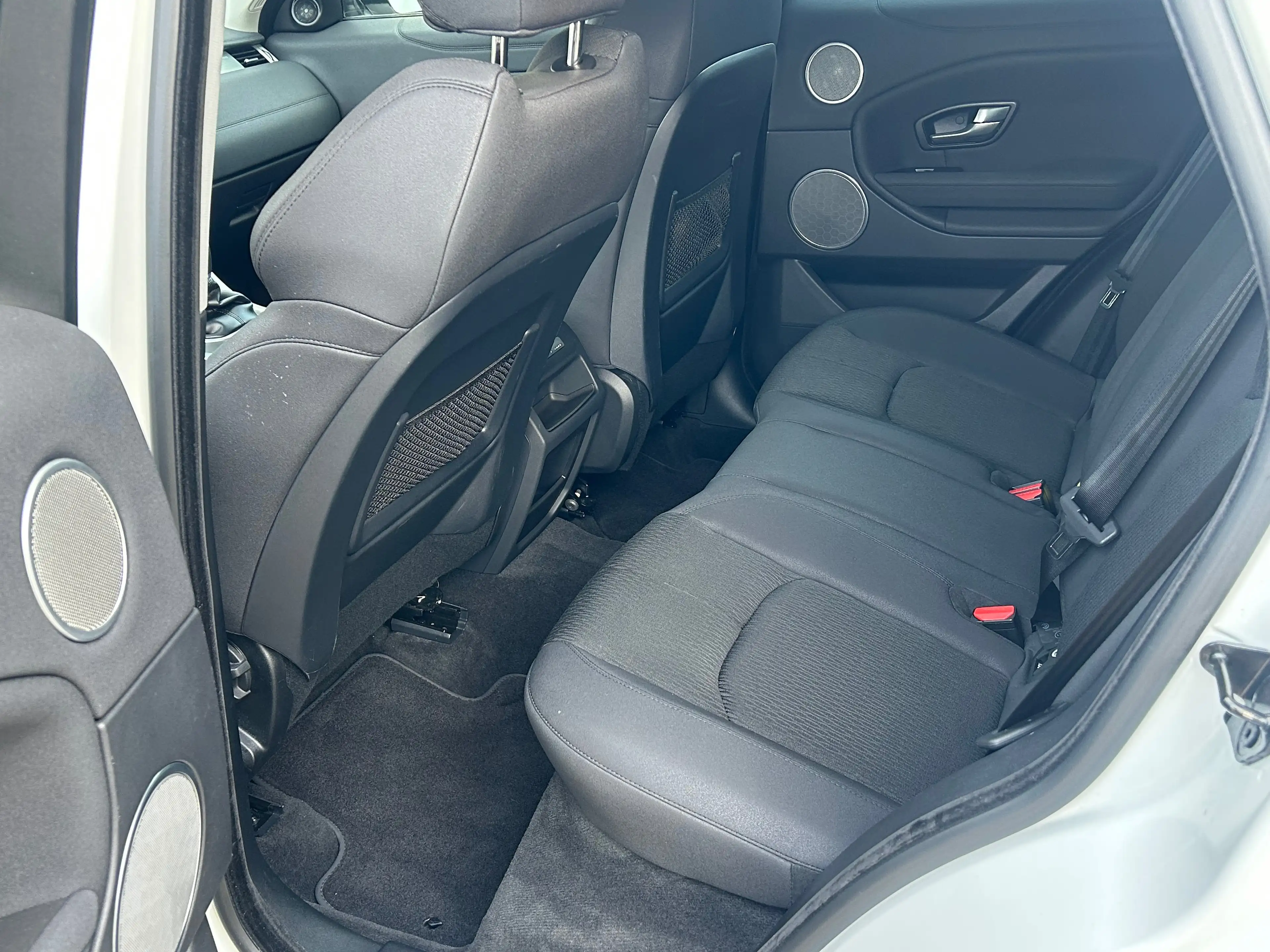Land Rover Range Rover Evoque Evoque 2.0 eD4 2WD Urban Series Pure — photo 15