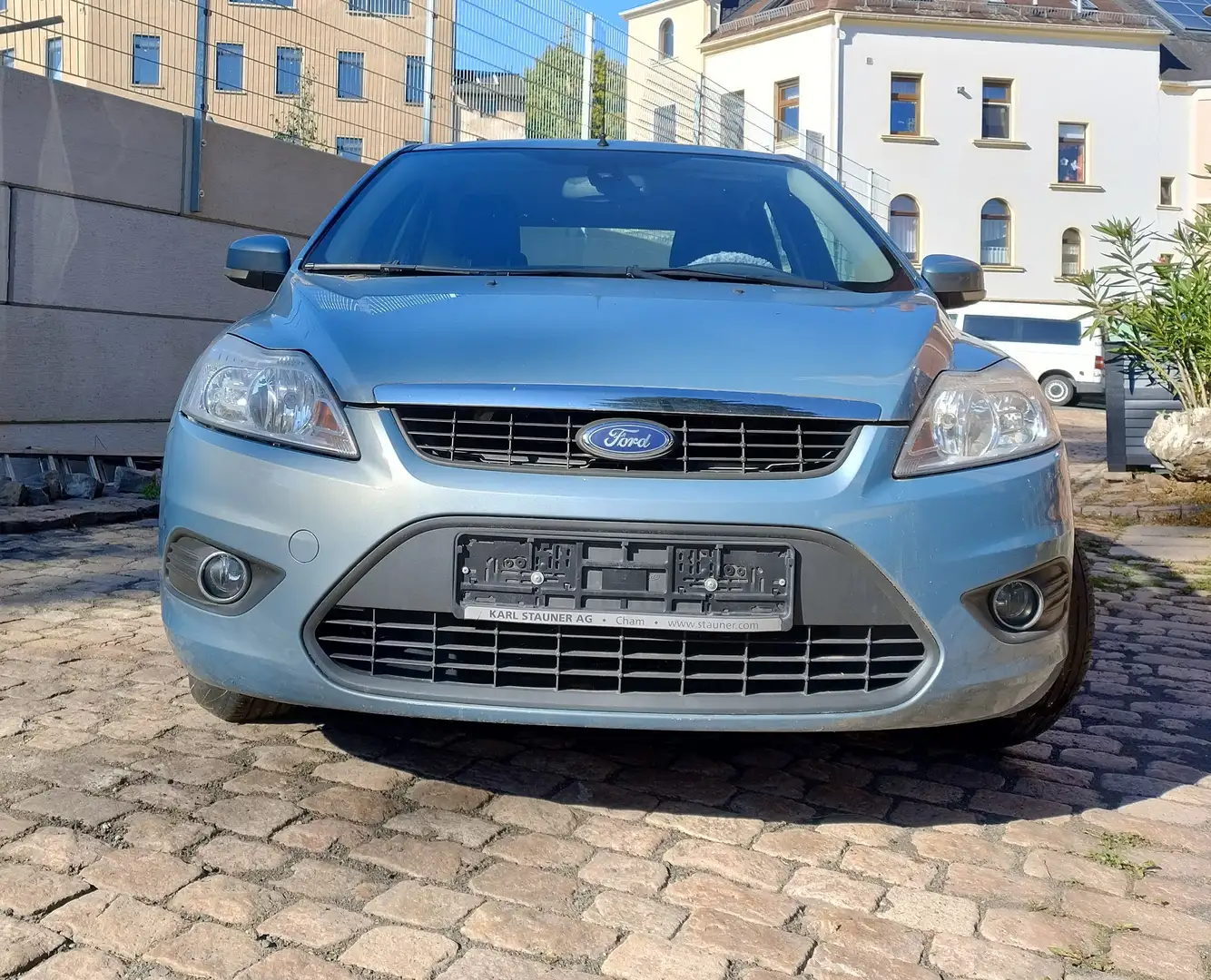 Ford Focus Focus Fließheck 5-Türer 1.6 16V Ambiente Blau - 2