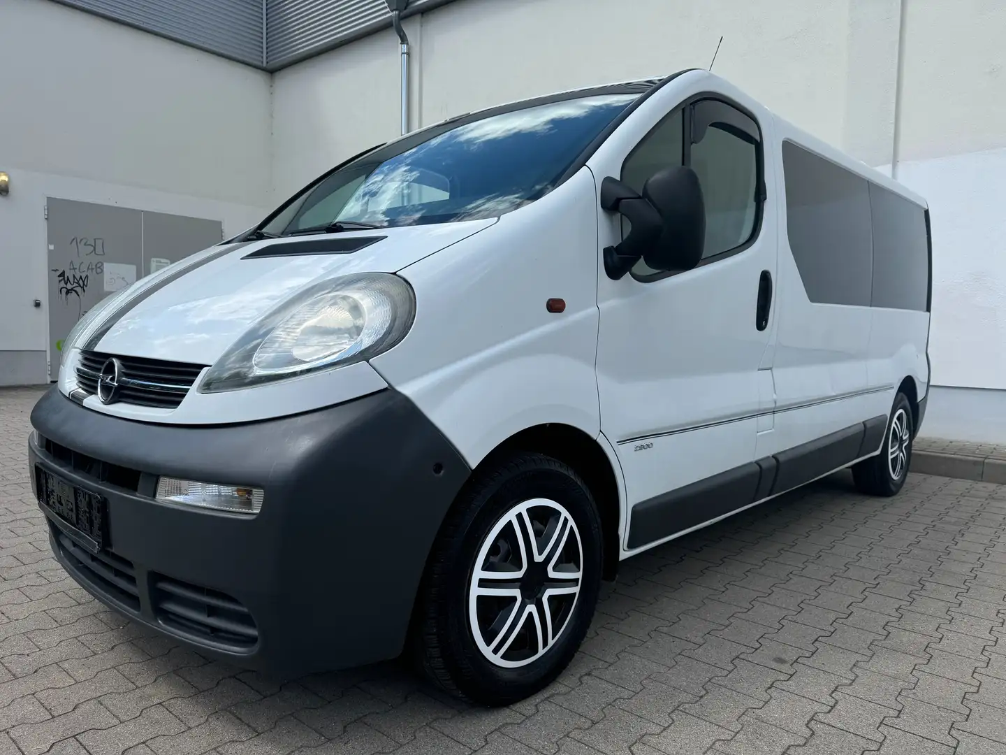 Opel Vivaro lang-2.Hand-AHK-Tüv-Inspektion neu-top Zustand Blanc - 1