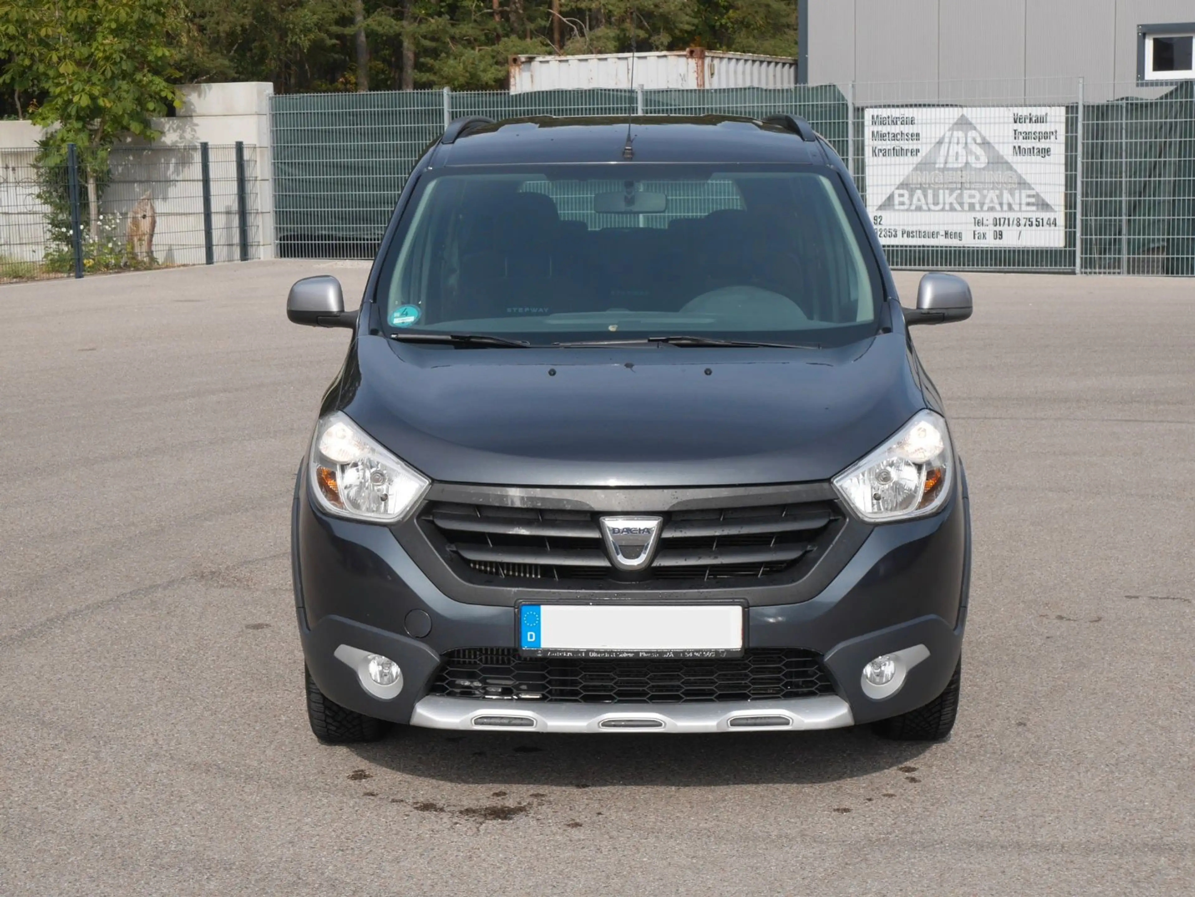 Dacia Lodgy 1.2 TCe 115 Stepway/7-Sitze/AHK/1.HAND/Eu6 — photo 2