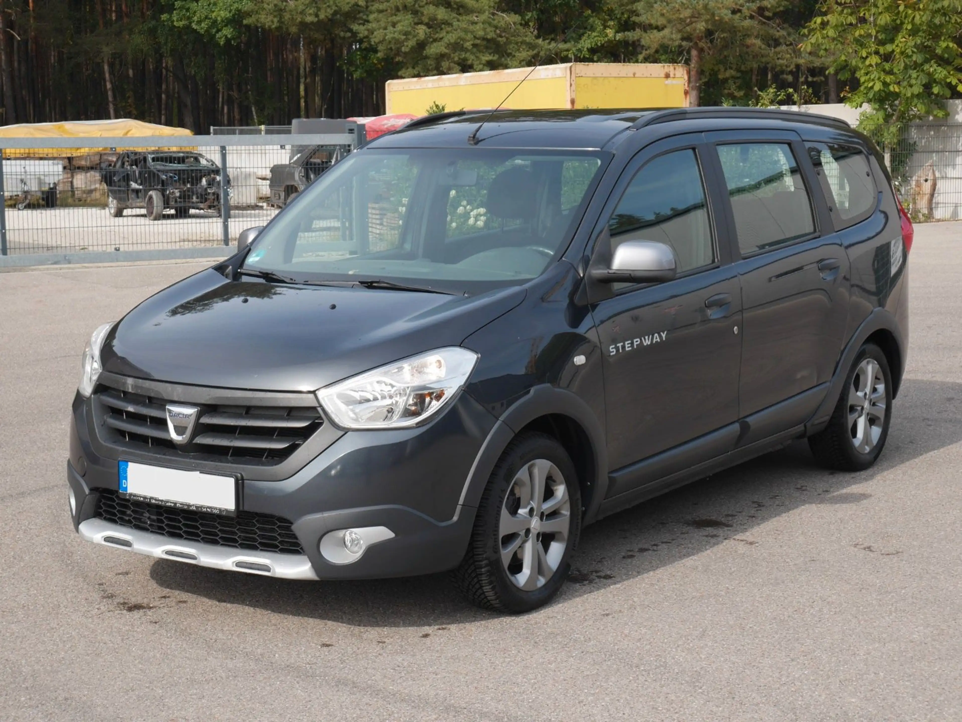 Dacia Lodgy 1.2 TCe 115 Stepway/7-Sitze/AHK/1.HAND/Eu6