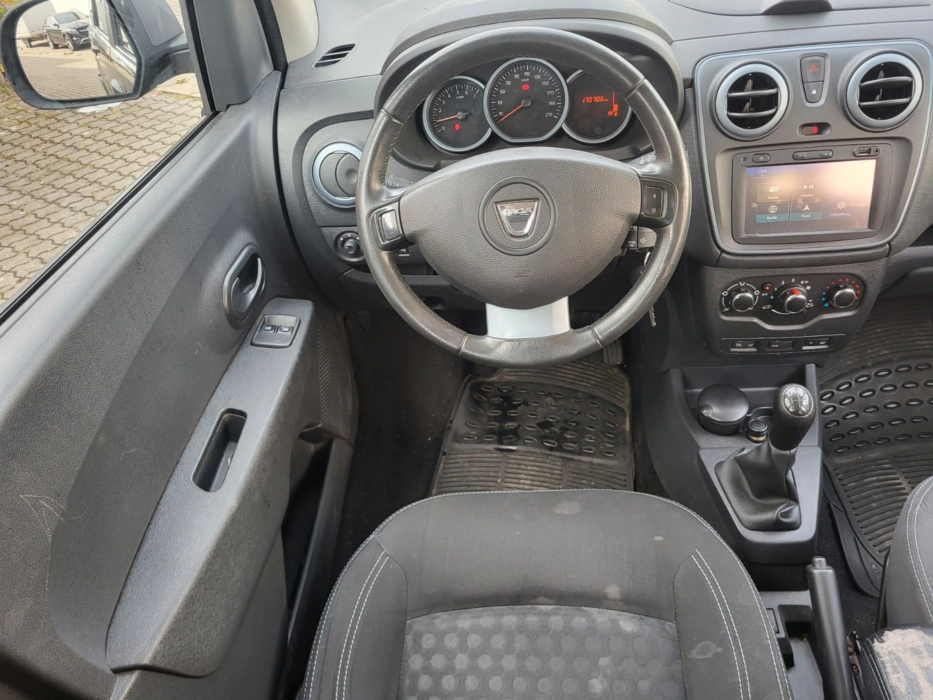 Dacia Lodgy 1.2 TCe 115 Stepway/7-Sitze/AHK/1.HAND/Eu6 — photo 10