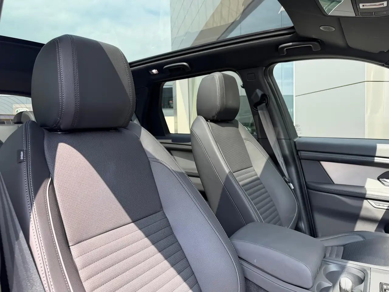 Land Rover Discovery Sport 2026 — фото 12