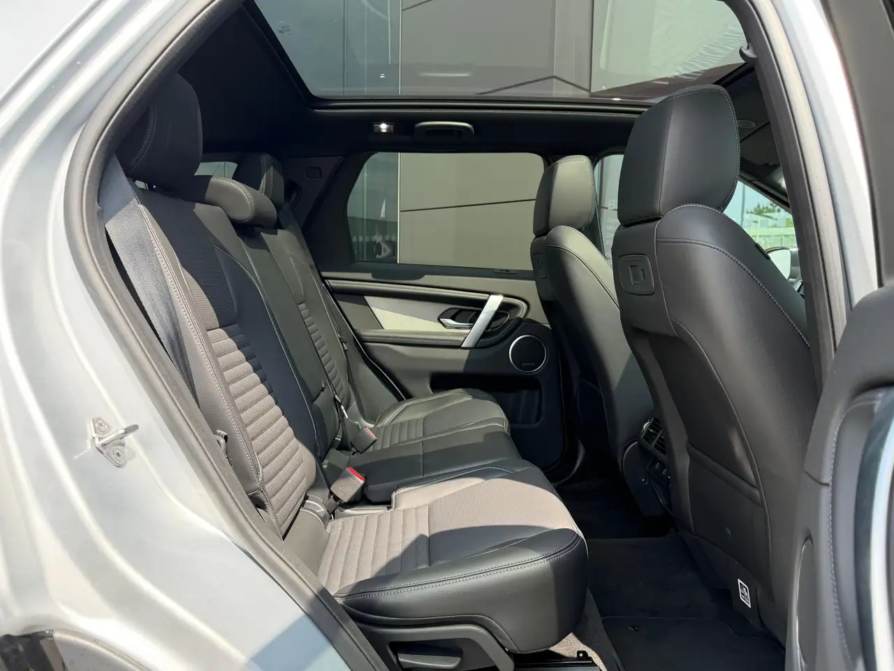 Land Rover Discovery Sport 2026 — фото 15