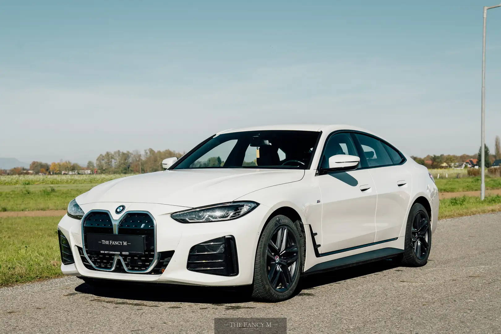 BMW i4 eDrive 35 M-Paket Weiß - 1