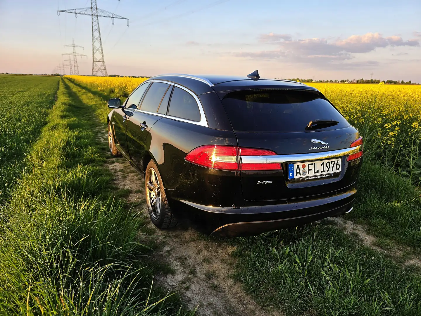 Jaguar XF XF Sportbrake Diesel 2.2 Diesel TÜV neu 7/27 Schwarz - 2