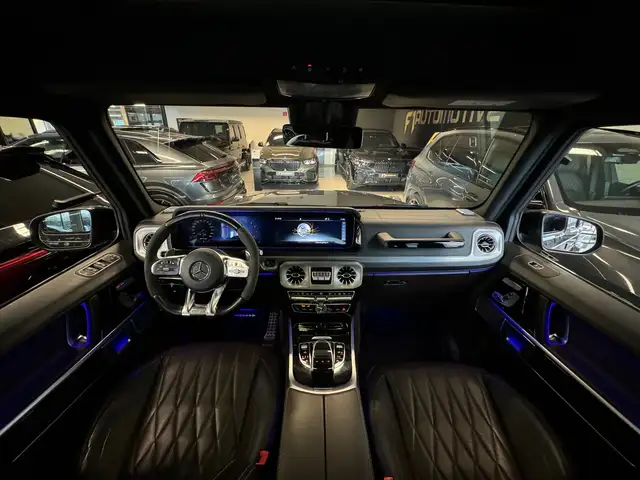 Mercedes-Benz G-Class view 4