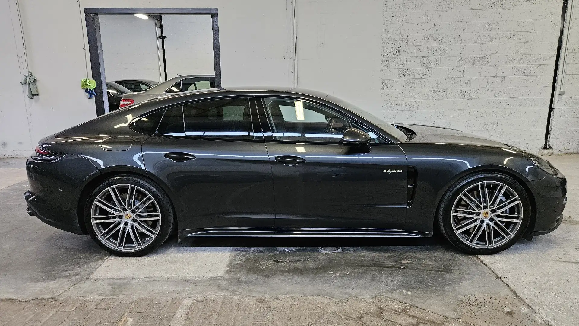 Porsche Panamera 4 e-Hybrid 2.9 V6 Bi-Turbo PHEV PDK (340 kW) Grijs - 2