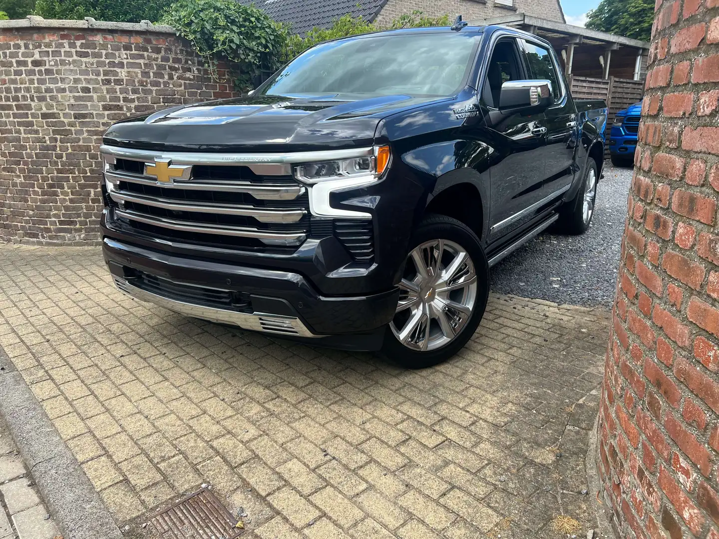 Chevrolet Silverado High Country 6.2 V8  € 72.900 ,-excl. btw Grau - 2