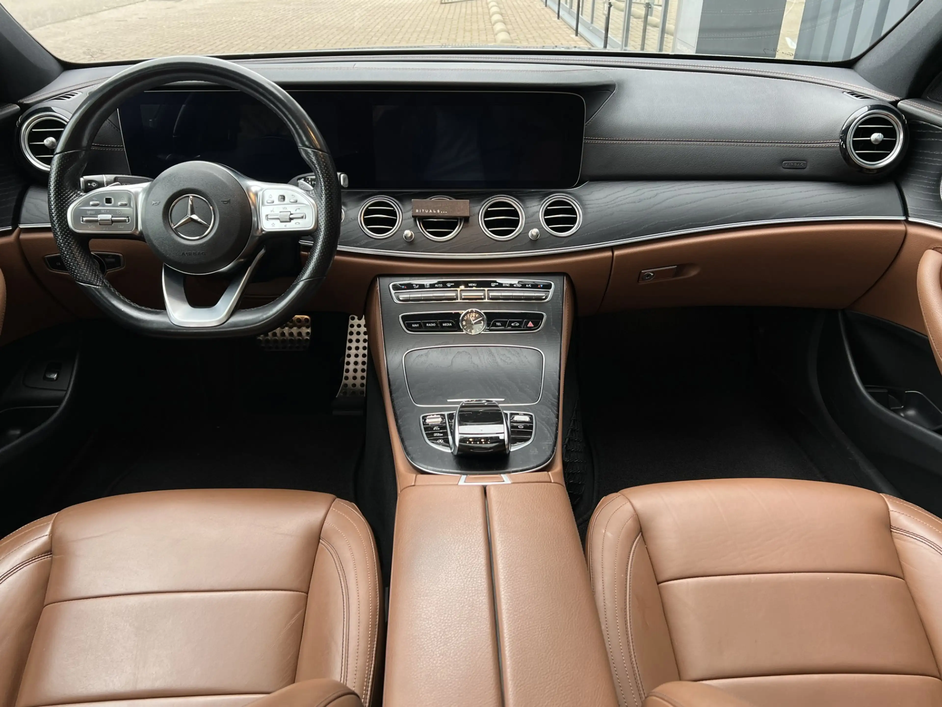 Mercedes-Benz E 220 d AMG Line COMPLEET!/BURMESTER!/ — photo 12