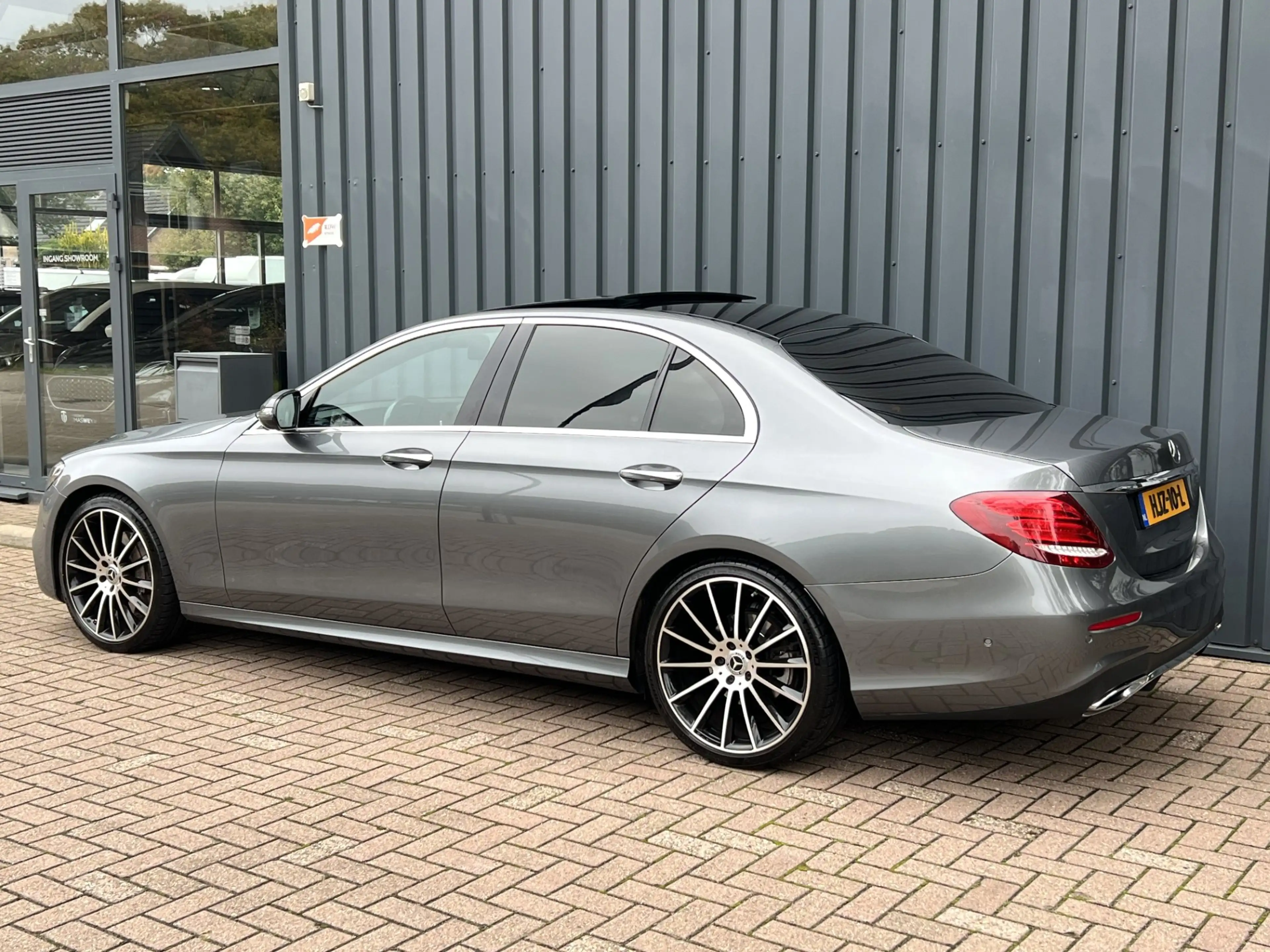 Mercedes-Benz E 220 d AMG Line COMPLEET!/BURMESTER!/ — photo 3