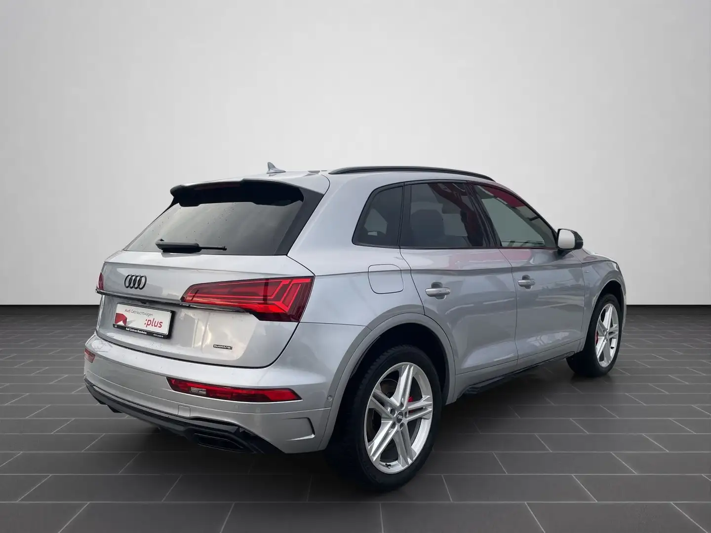 Audi Q5 40 TFSI quattro S tron. S LINE B&O AHK Silber - 2