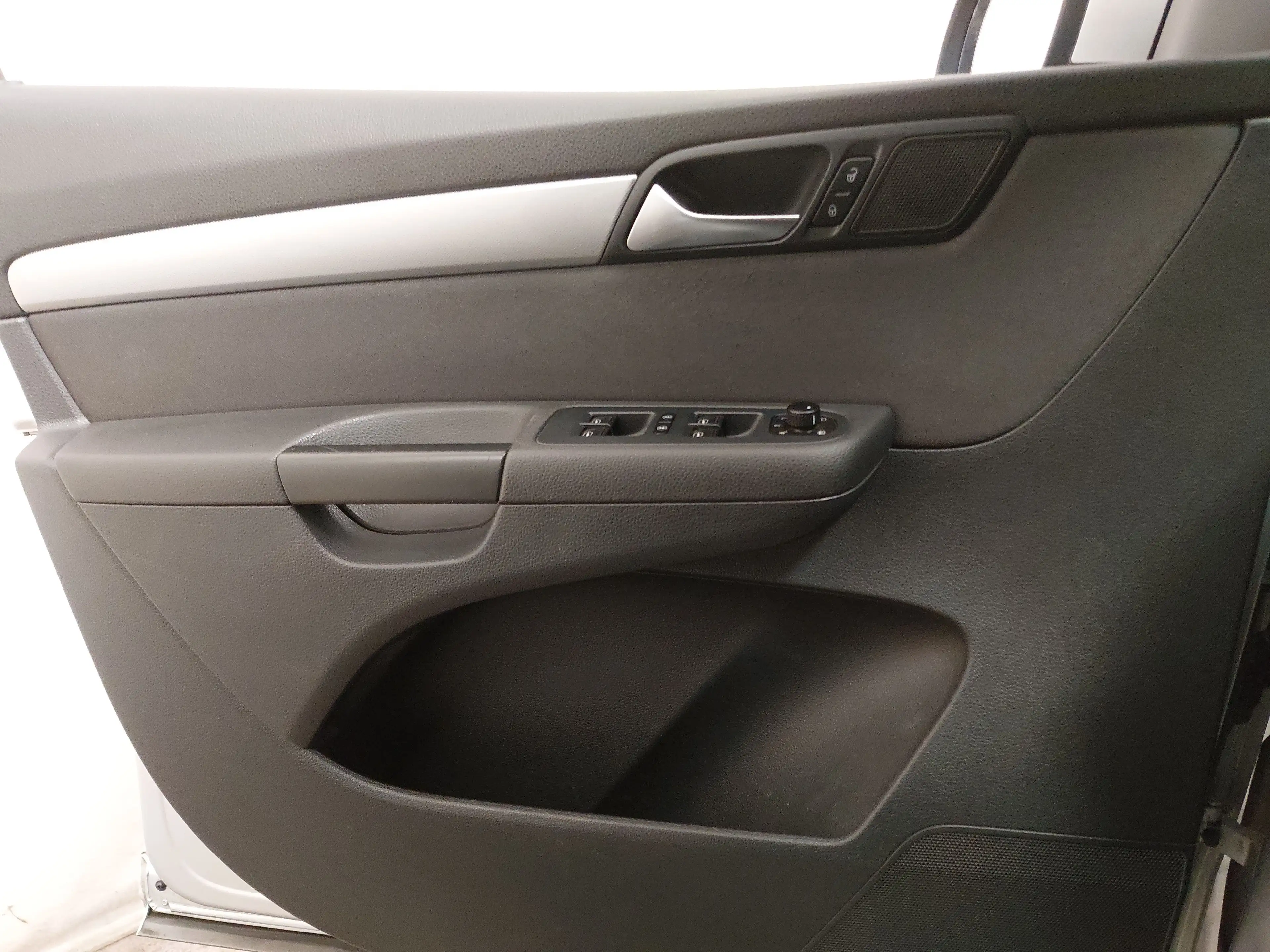 Volkswagen Sharan 2.0 TDI Comf. 7-Sitze Navi Shz — photo 5