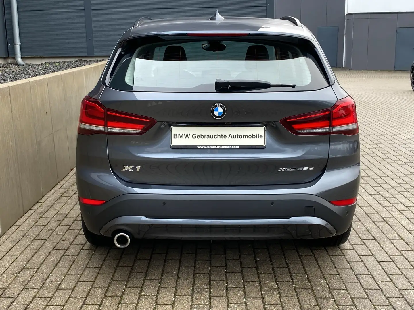BMW X1 xDrive25e AHK/HUD/NAVI+/CAM/TEMPO/DAB/LED+ Grijs - 2