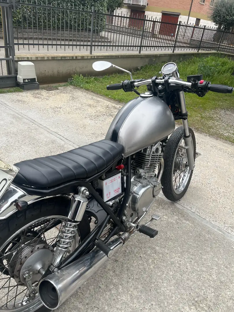 Suzuki TU 250 Zilver - 2