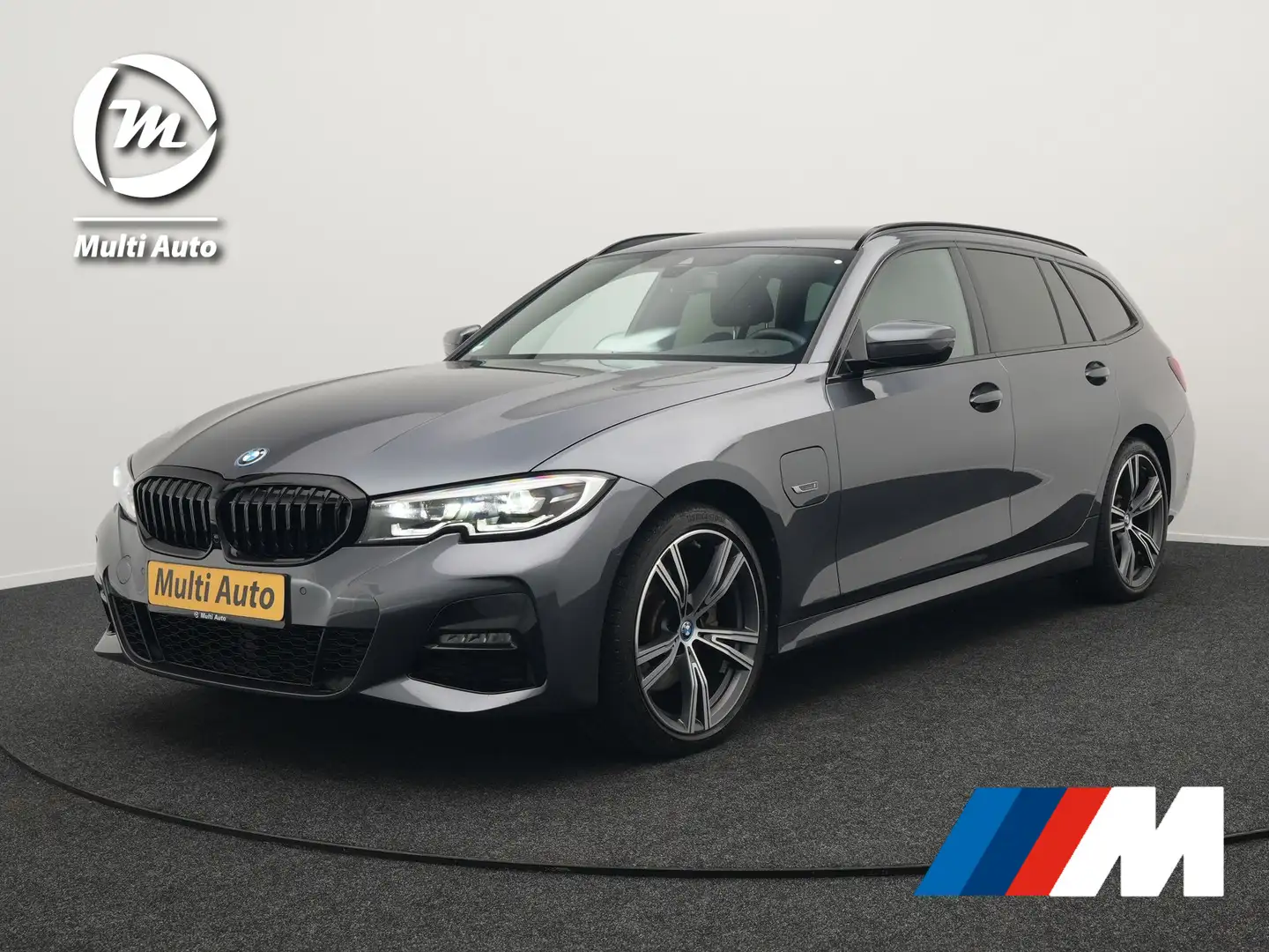 BMW 320 3-serie Touring 320e M Sport Plug In Hybrid Dealer Grijs - 1