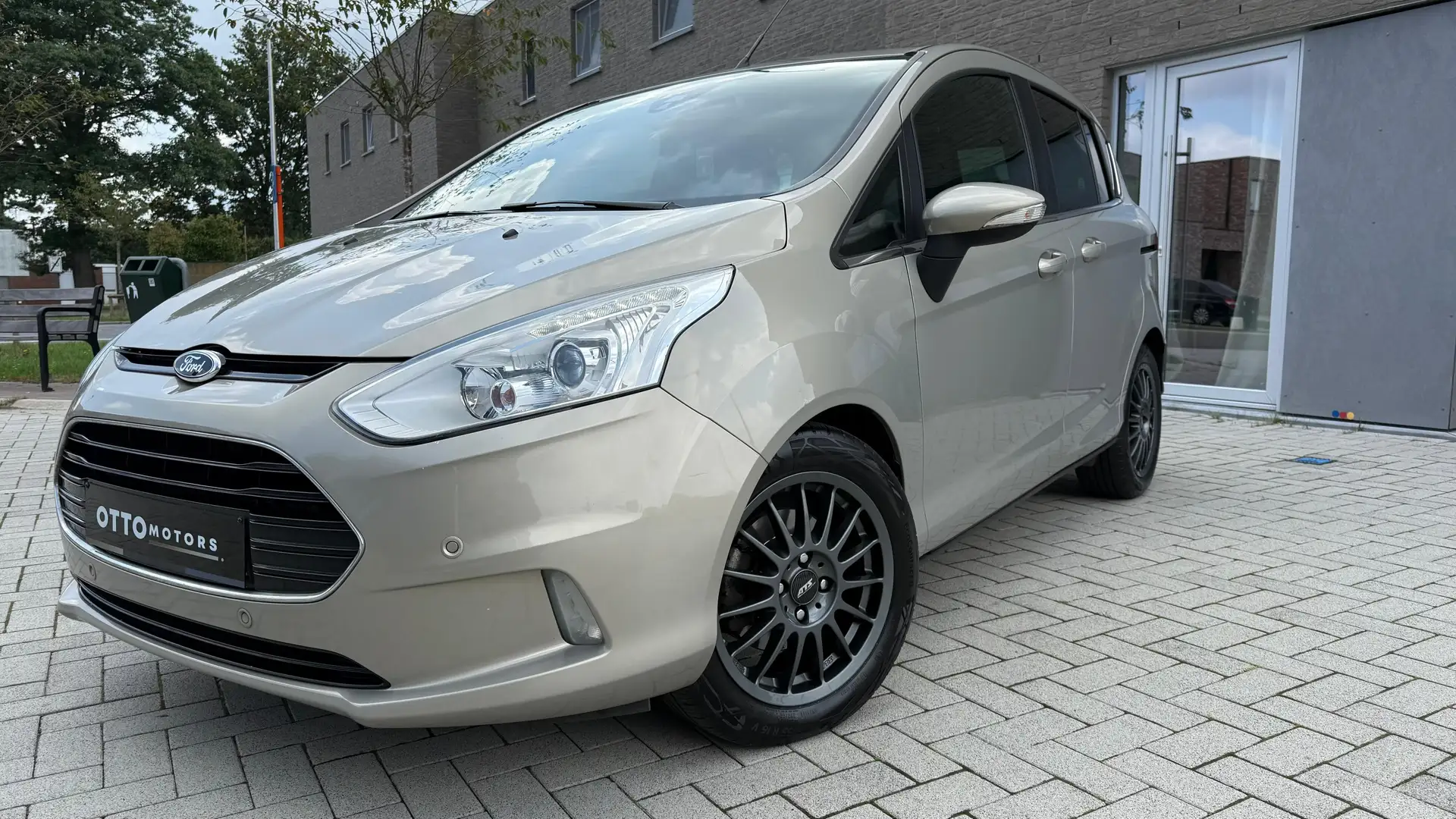 Ford B-Max B-MAX 1.5 TDCi SYNC Edition Titanium | Full Option Bronze - 2