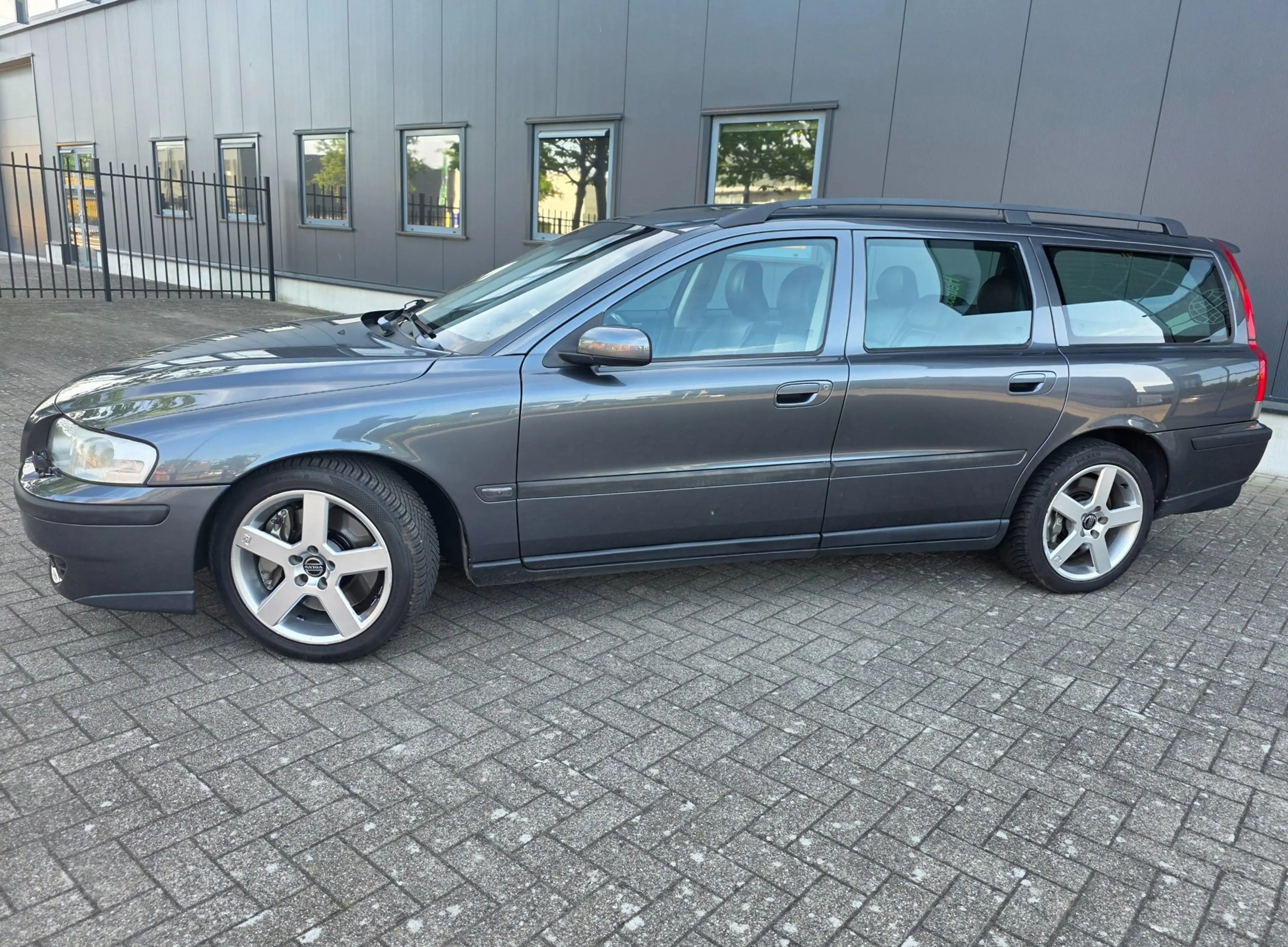 Volvo V70 2.5 R Geartronic, motor gereviseerd, netto €, bijt — photo 3