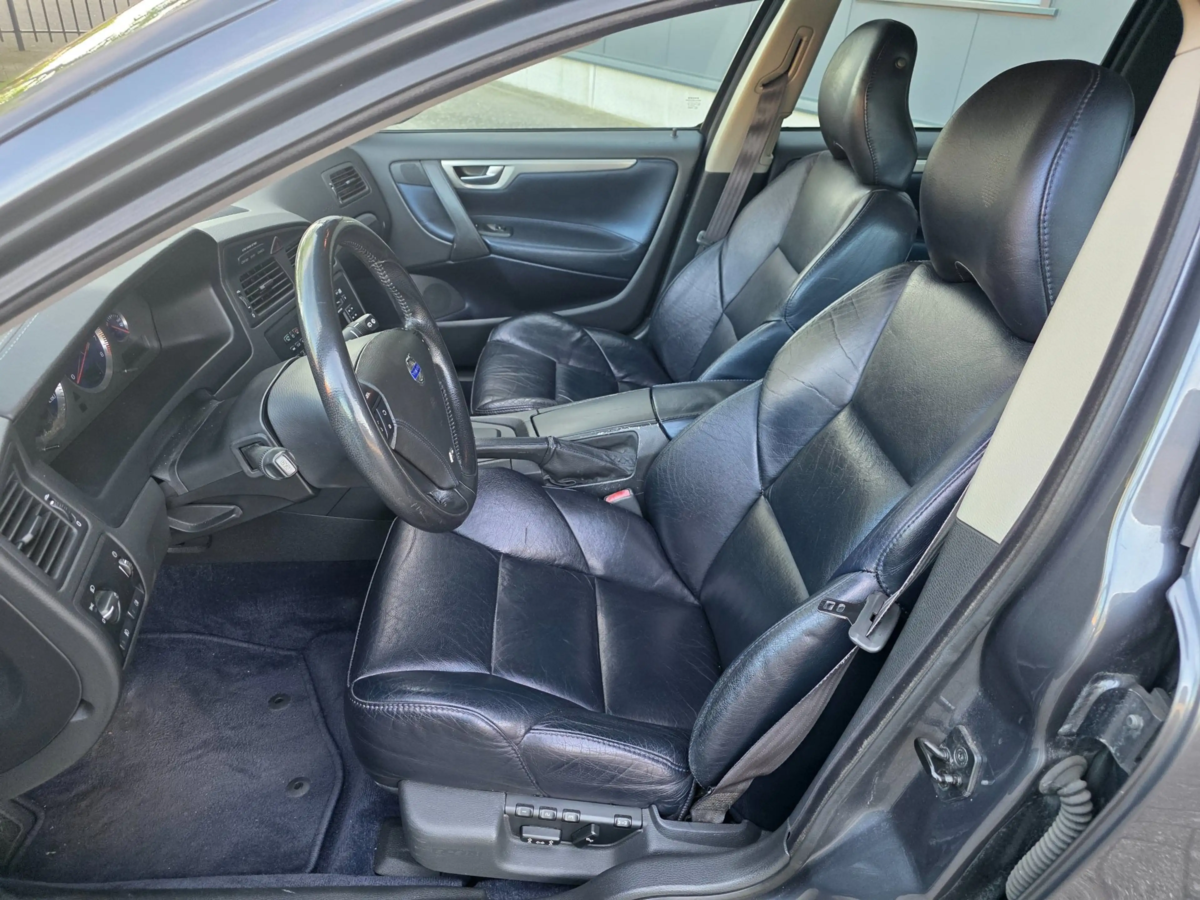 Volvo V70 2.5 R Geartronic, motor gereviseerd, netto €, bijt — photo 6