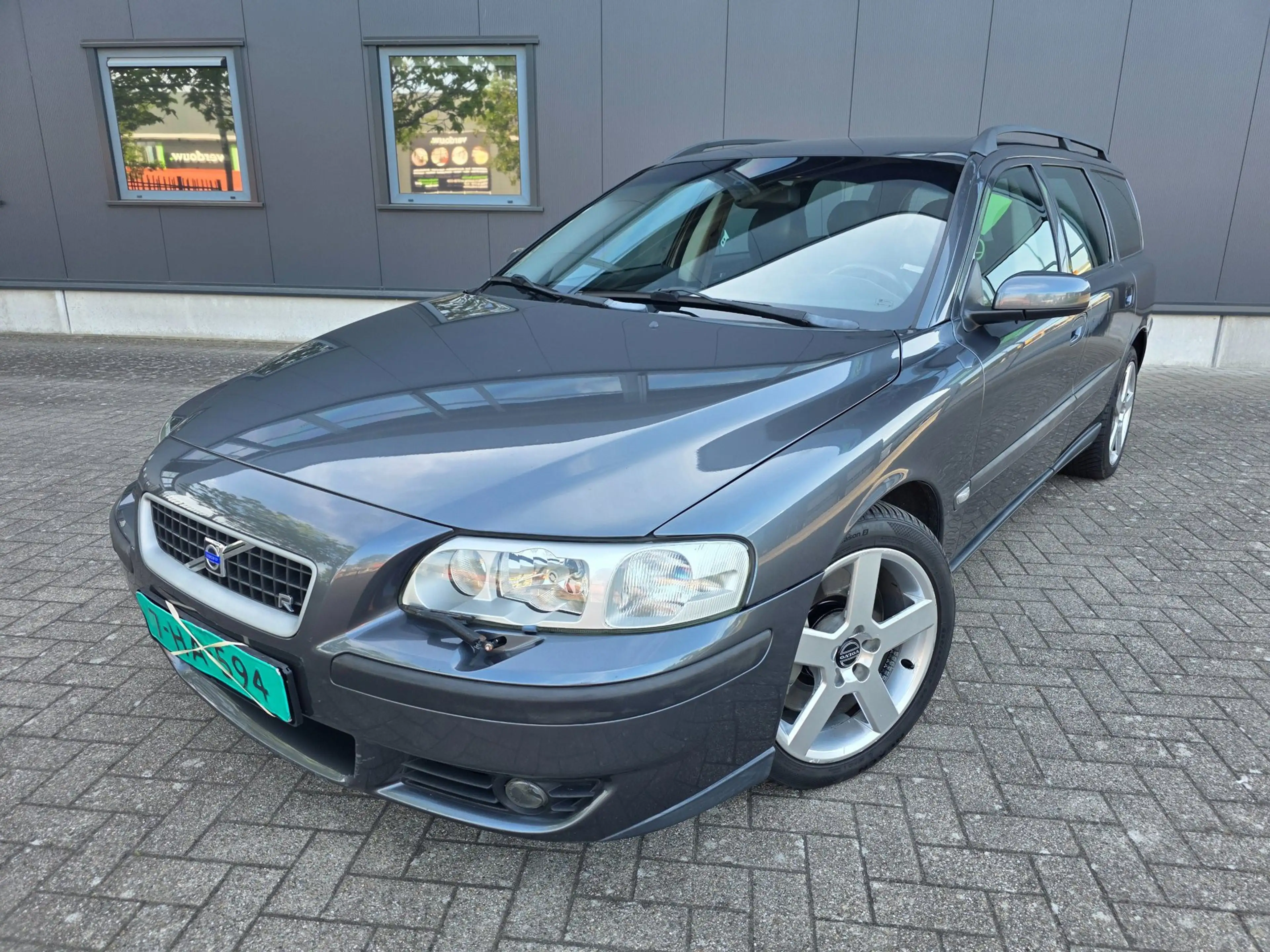 Volvo V70 2.5 R Geartronic, motor gereviseerd, netto €, bijt