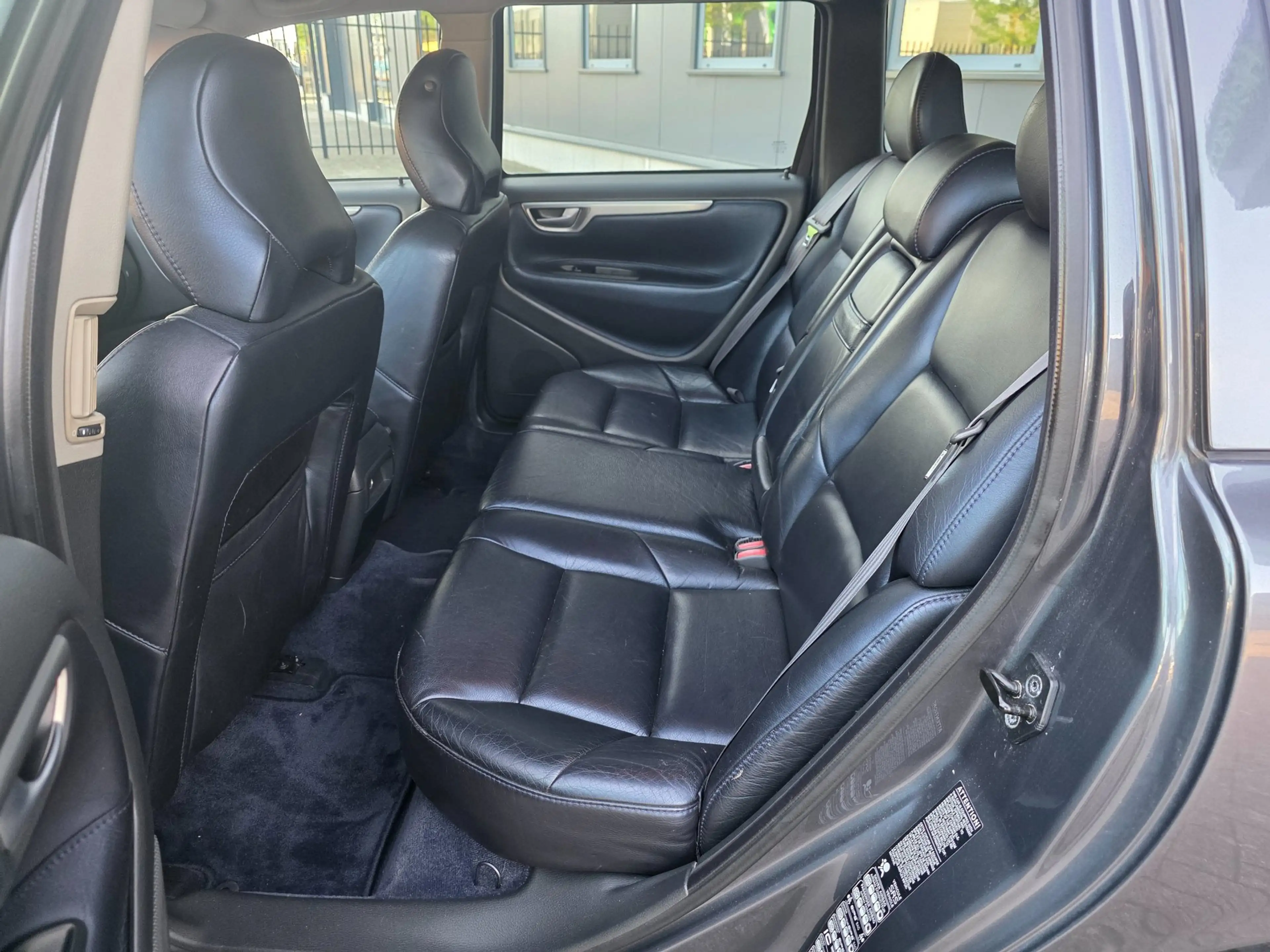 Volvo V70 2.5 R Geartronic, motor gereviseerd, netto €, bijt — photo 9