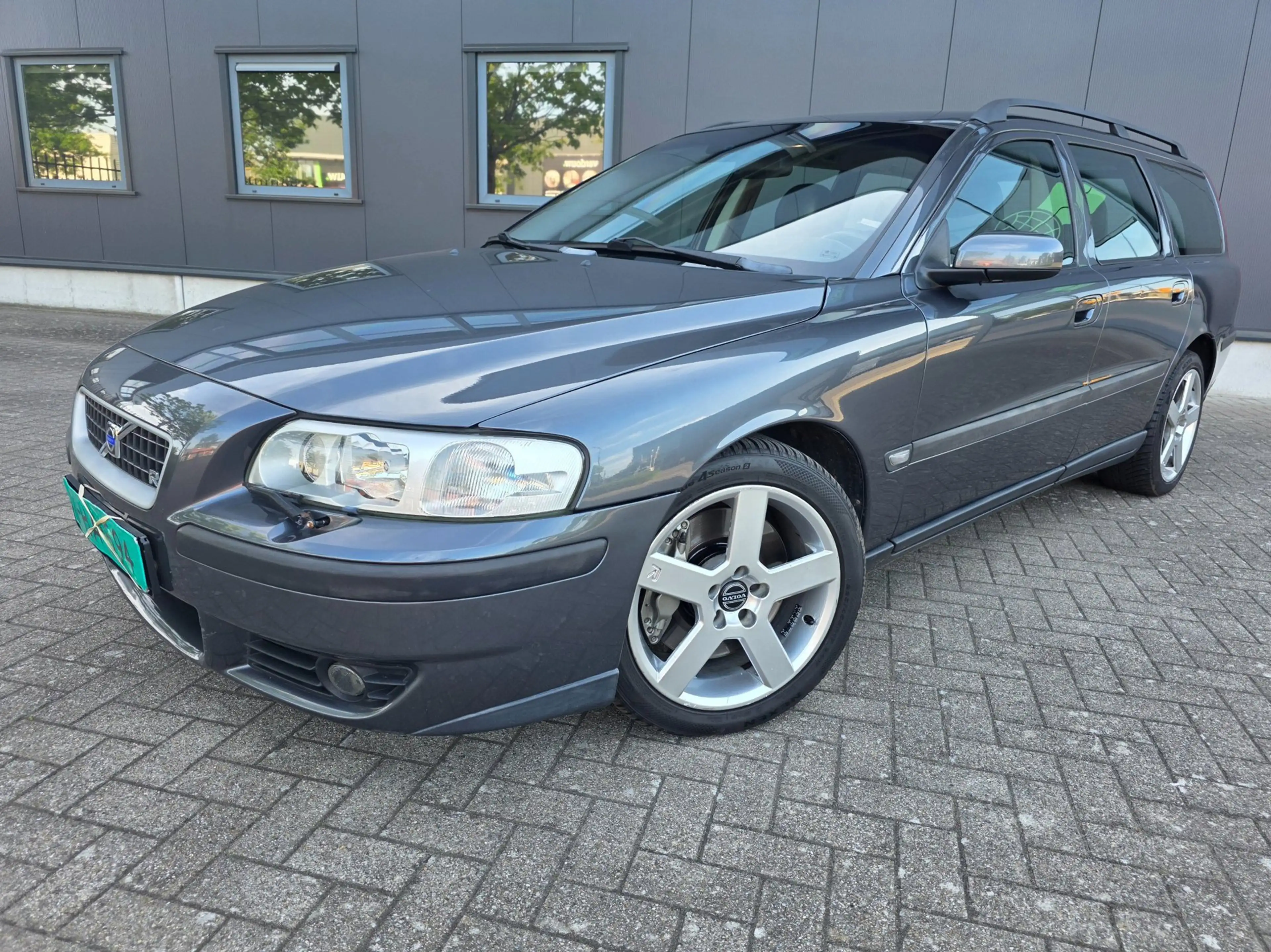Volvo V70 2.5 R Geartronic, motor gereviseerd, netto €, bijt — photo 2