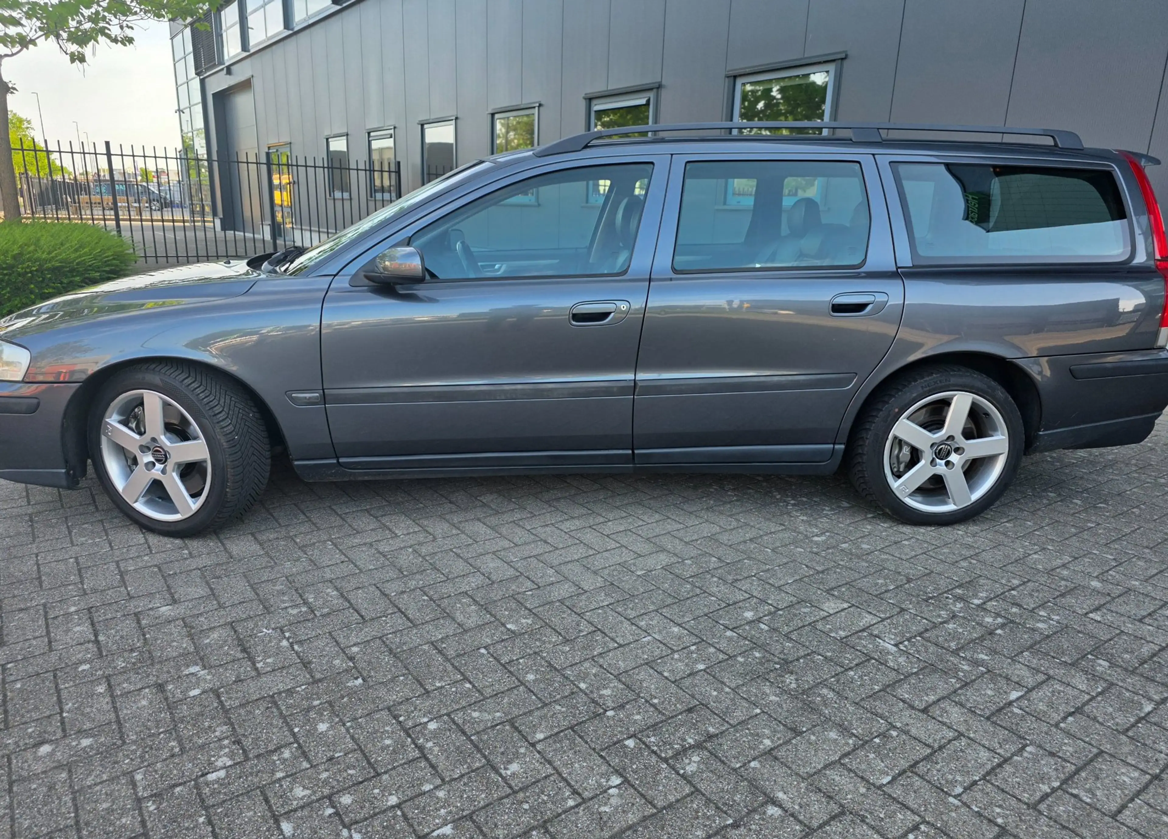 Volvo V70 2.5 R Geartronic, motor gereviseerd, netto €, bijt — photo 10