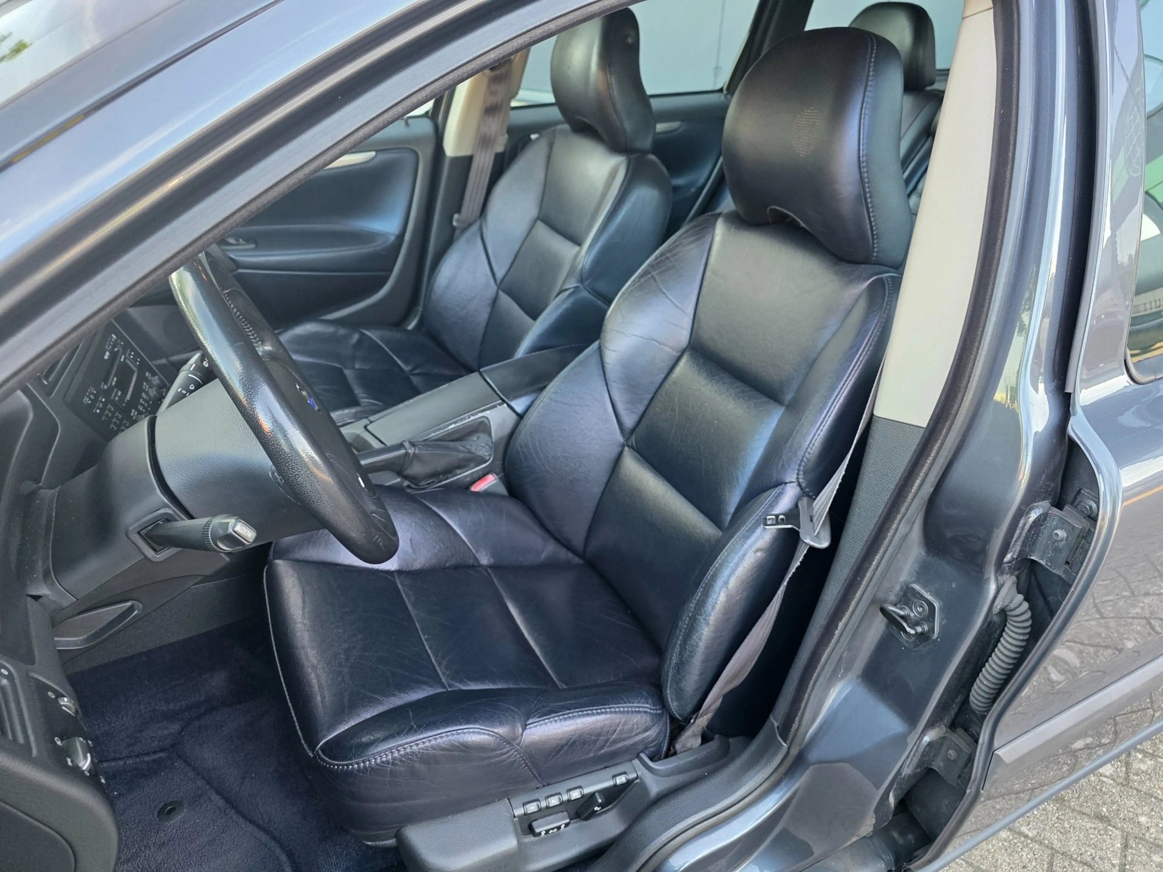 Volvo V70 2.5 R Geartronic, motor gereviseerd, netto €, bijt — photo 7