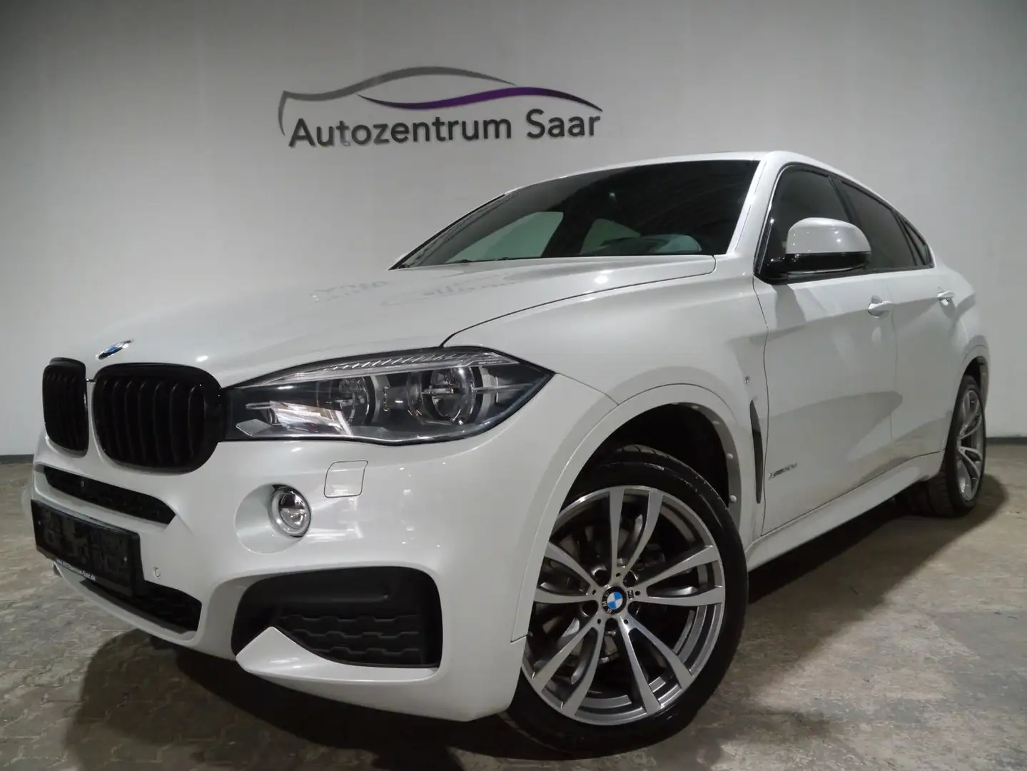 BMW X6 xDrive 30d M-Paket HUD Navi LED Kamera Pano Weiß - 1