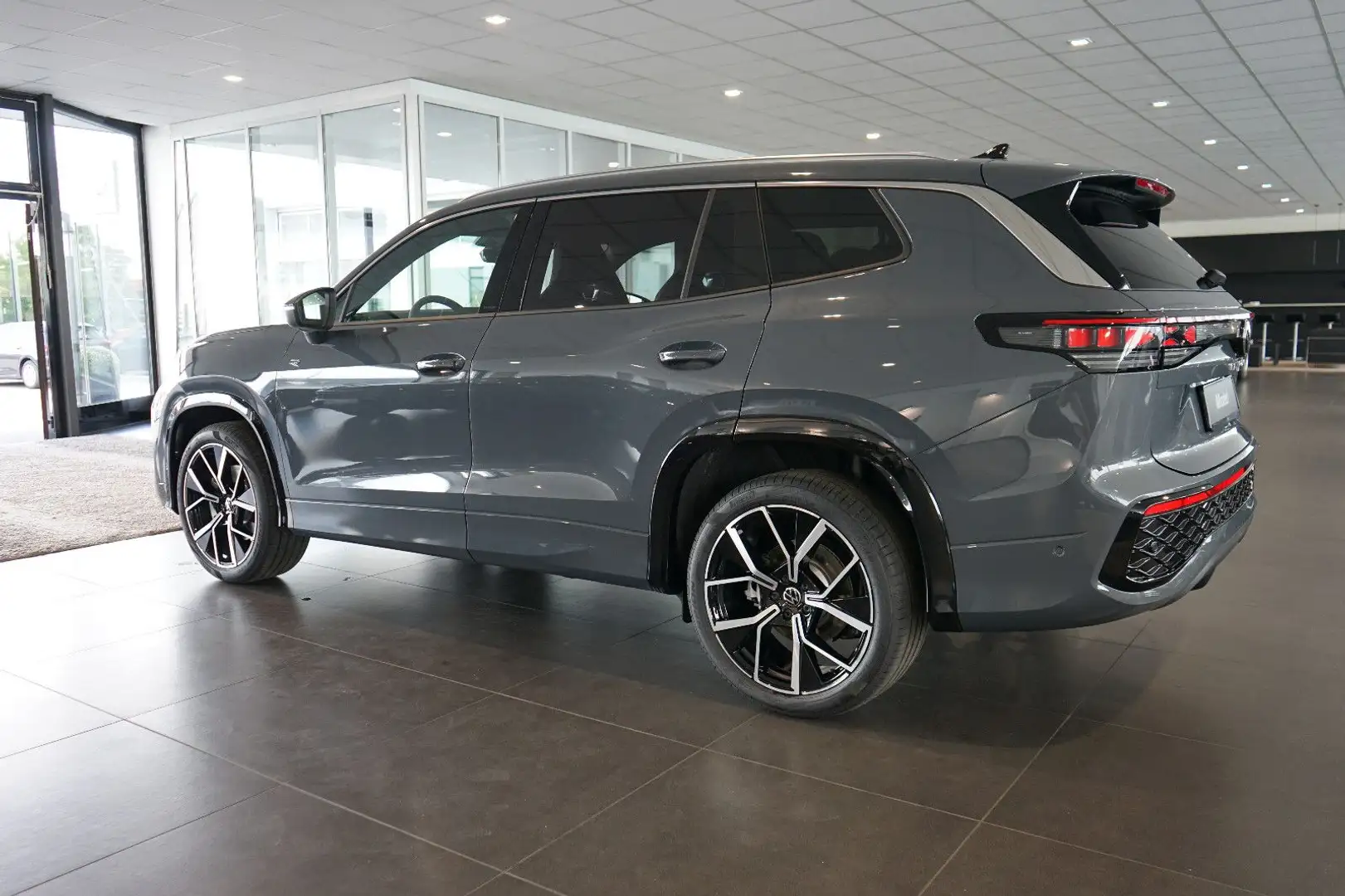 Volkswagen Tayron 2.0 TDI R-Line | Pano | AHK | 7-Sitzer Grau - 2