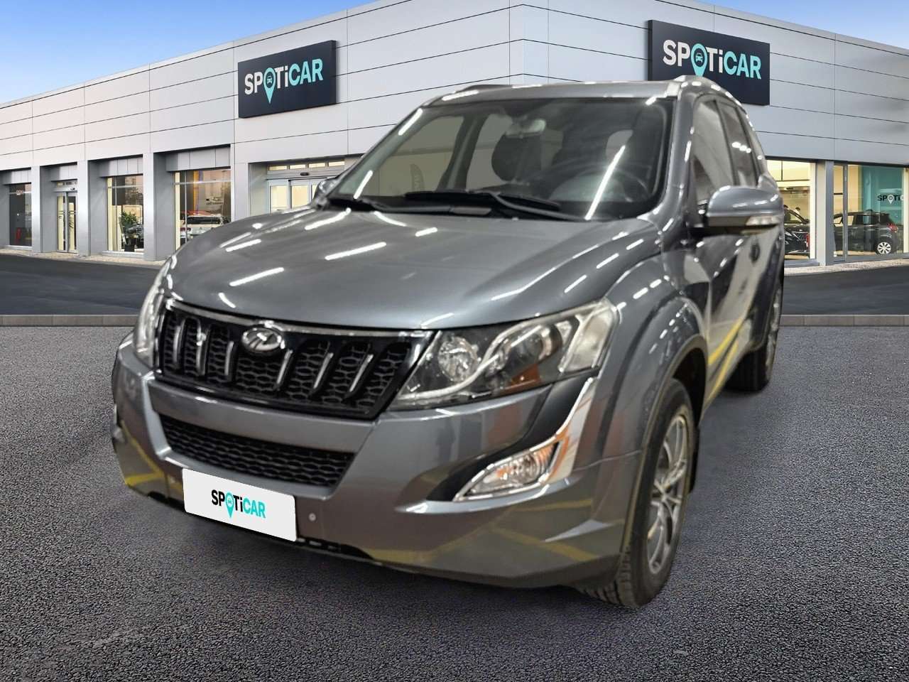 Mahindra XUV500 W6 AWD (4x4)