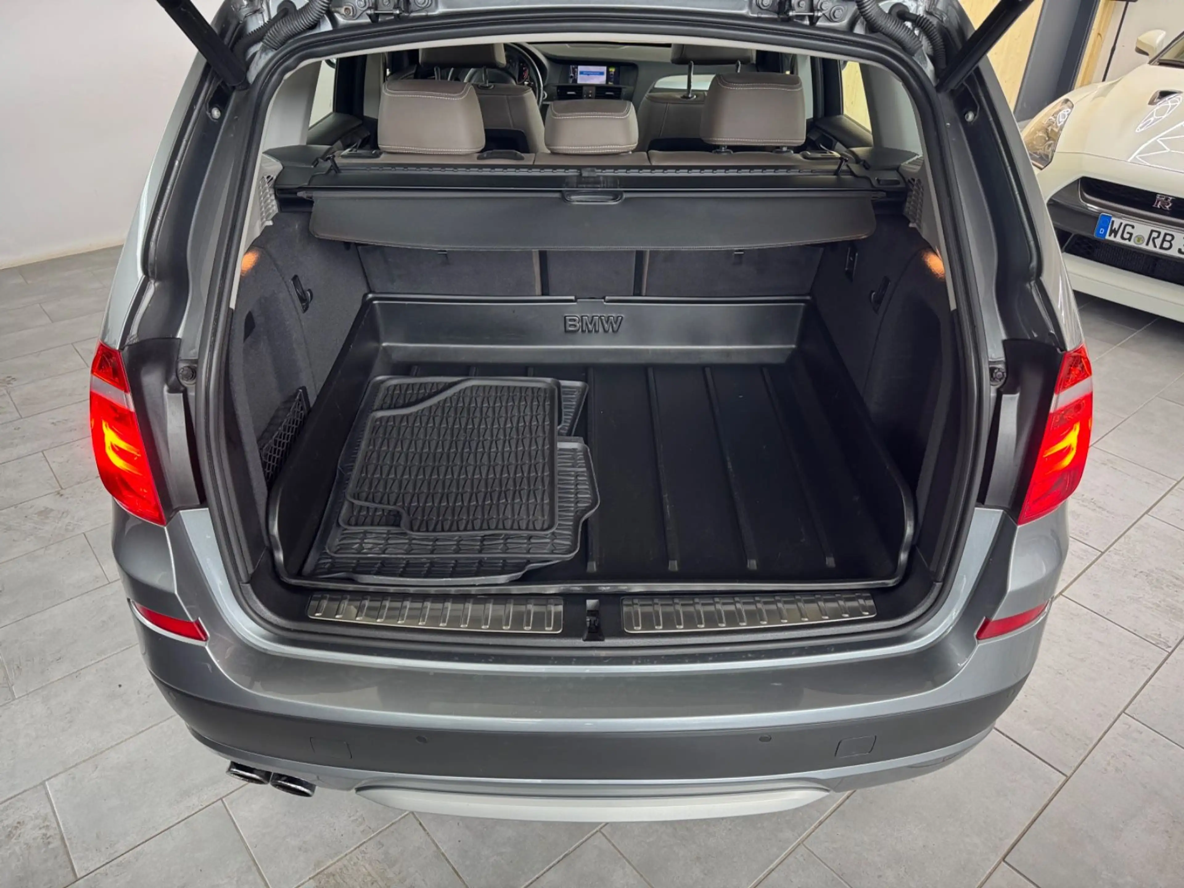 BMW X3 xDrive35*Pano*Temp*Memory*Navi*el.Heckklappe* — photo 9