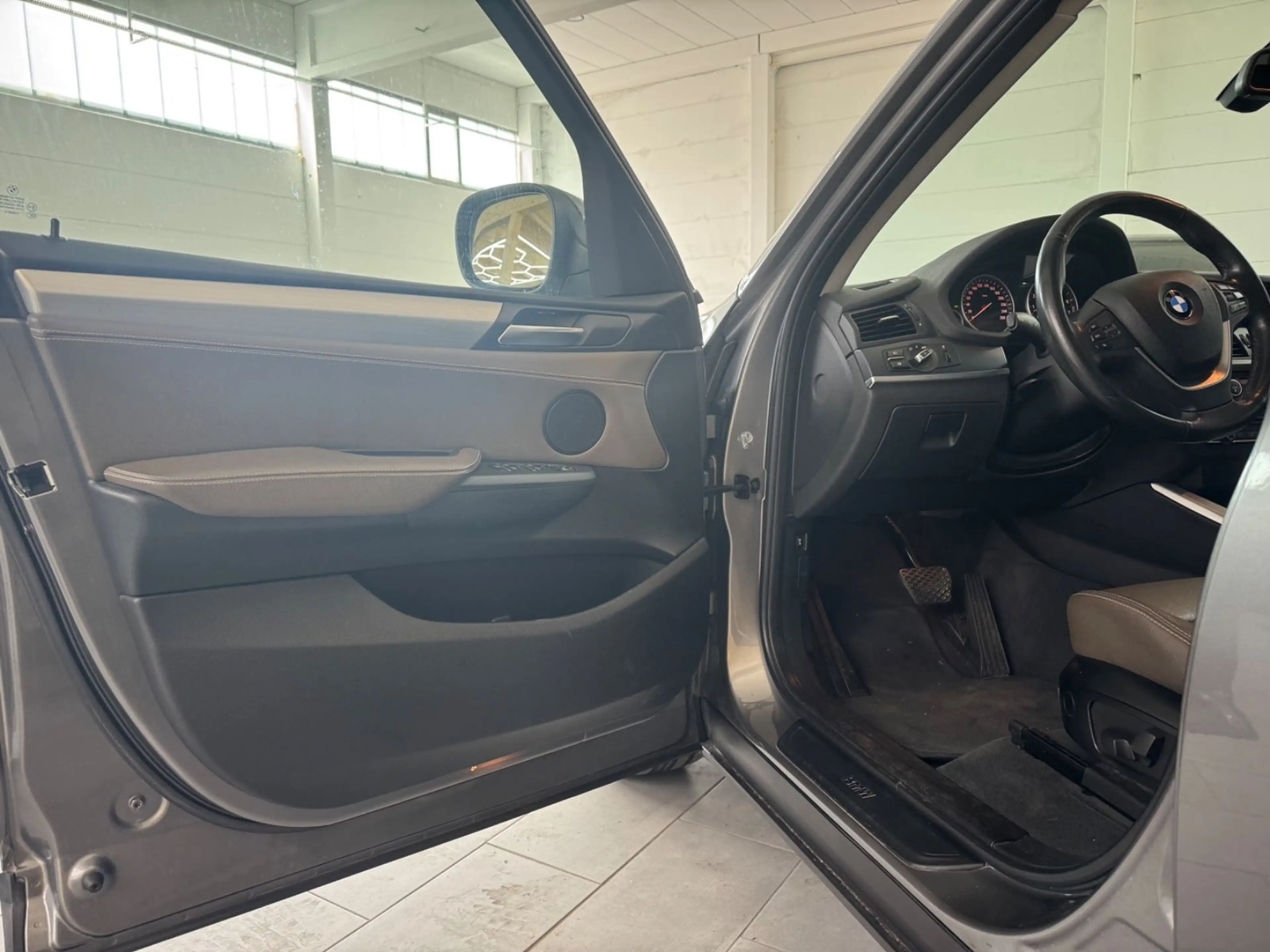 BMW X3 xDrive35*Pano*Temp*Memory*Navi*el.Heckklappe* — photo 12