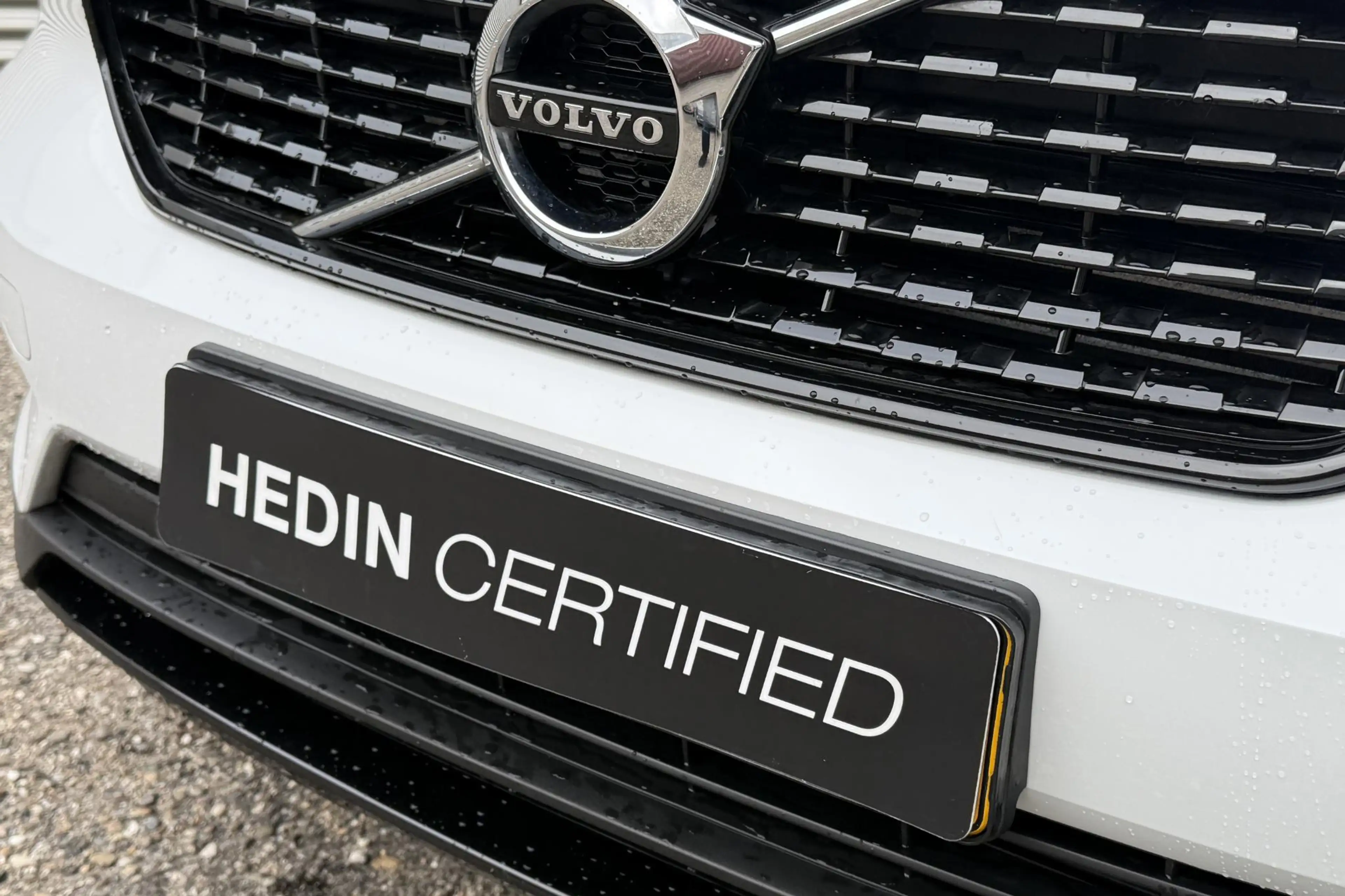 Volvo XC40 T5 Twin Engine R-Design — photo 4