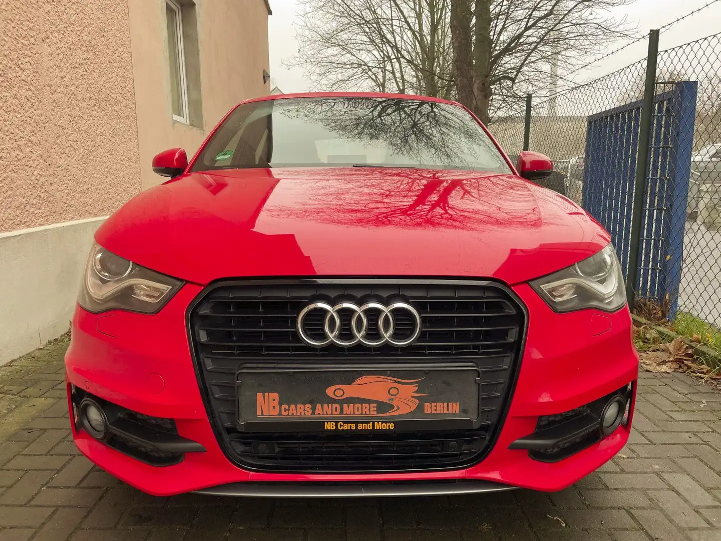 Audi A1 Sportback S line edition + S line Sportpaket Rot - 2